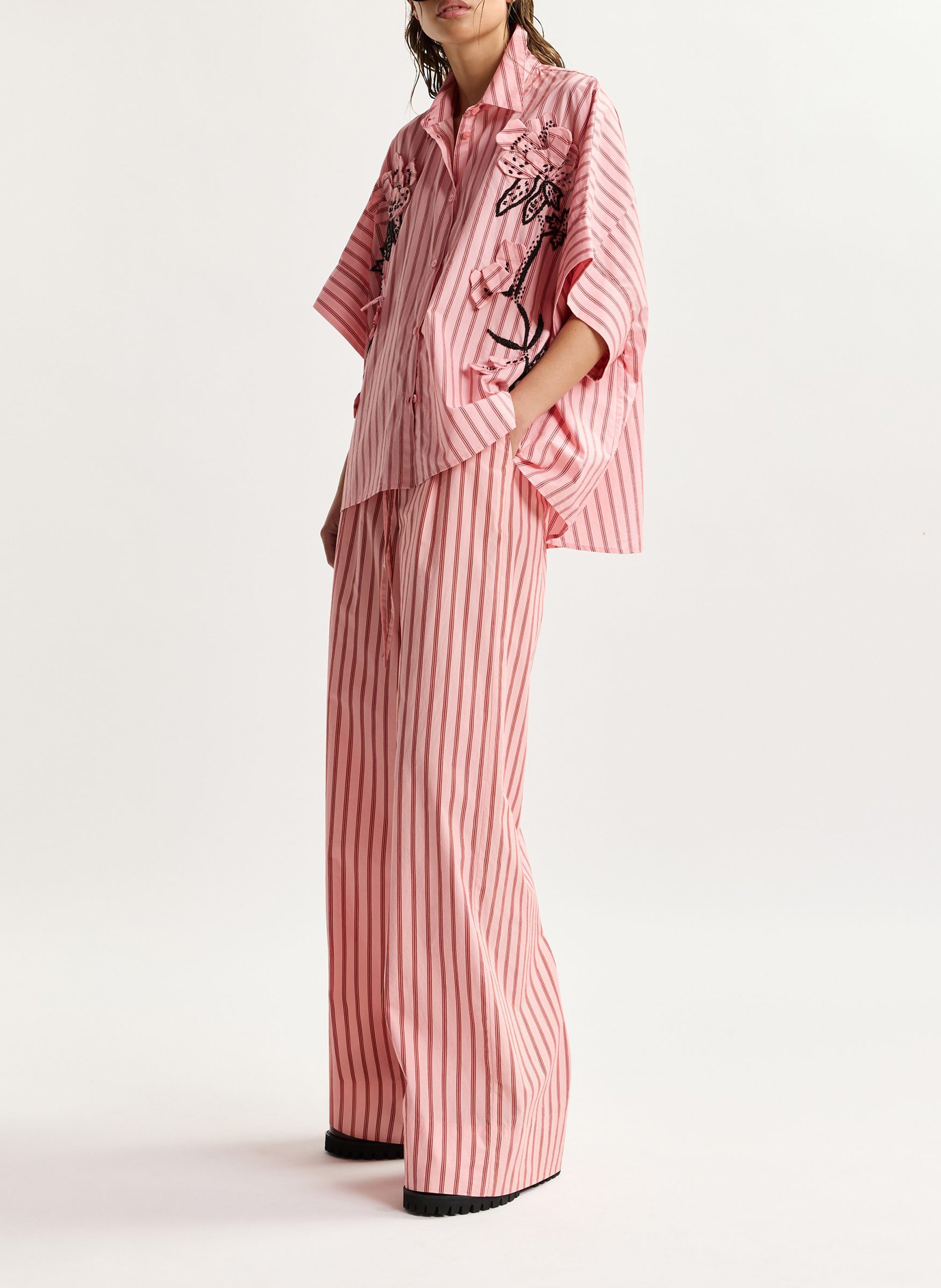 Pantalón de talle alto ancho a rayas. ESSENTIEL ANTWERP Rosa