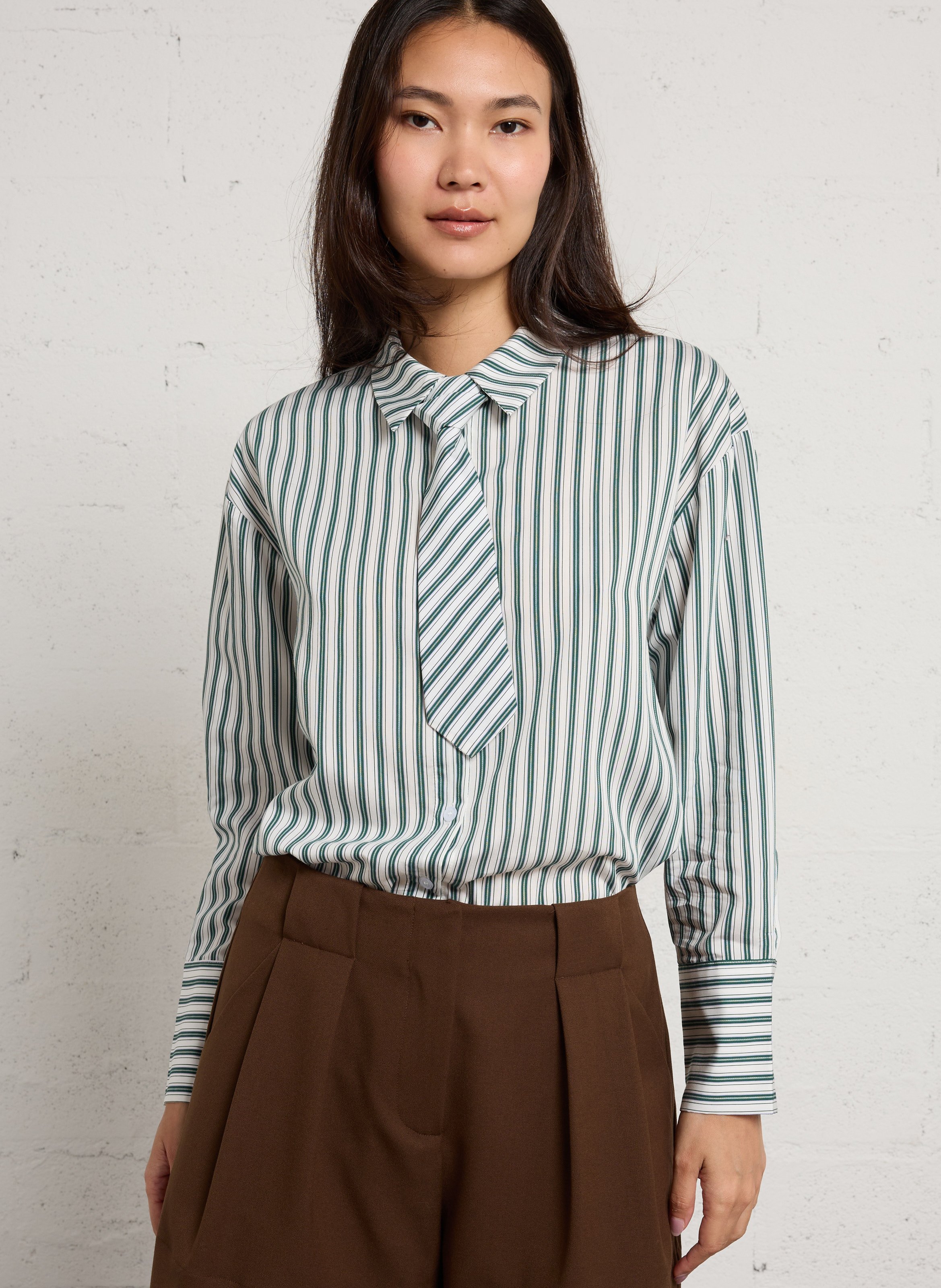 Oversized shirt with classic collar SUNCOO Green