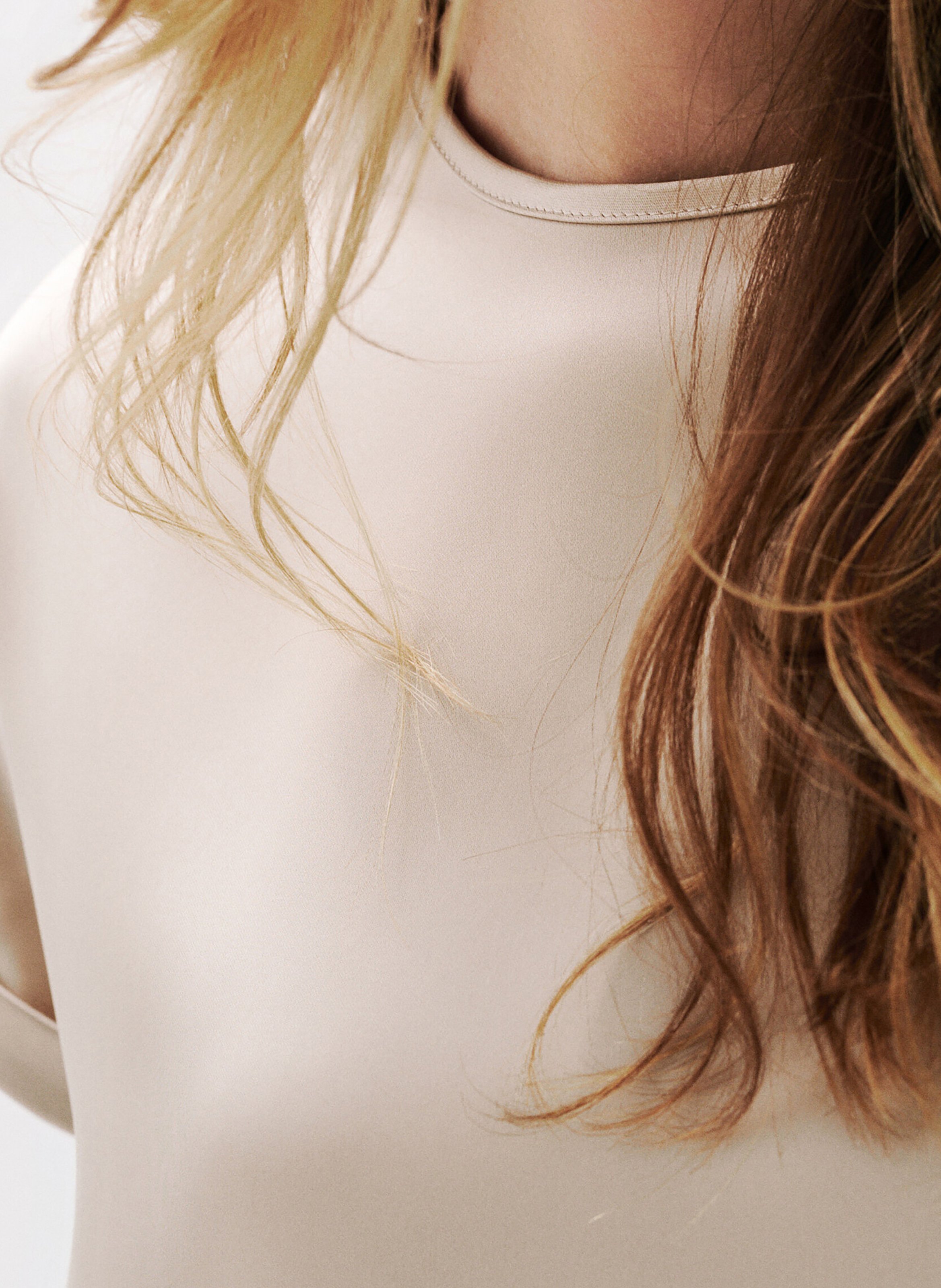 Tee-shirt fluide en satin CAROLL Beige