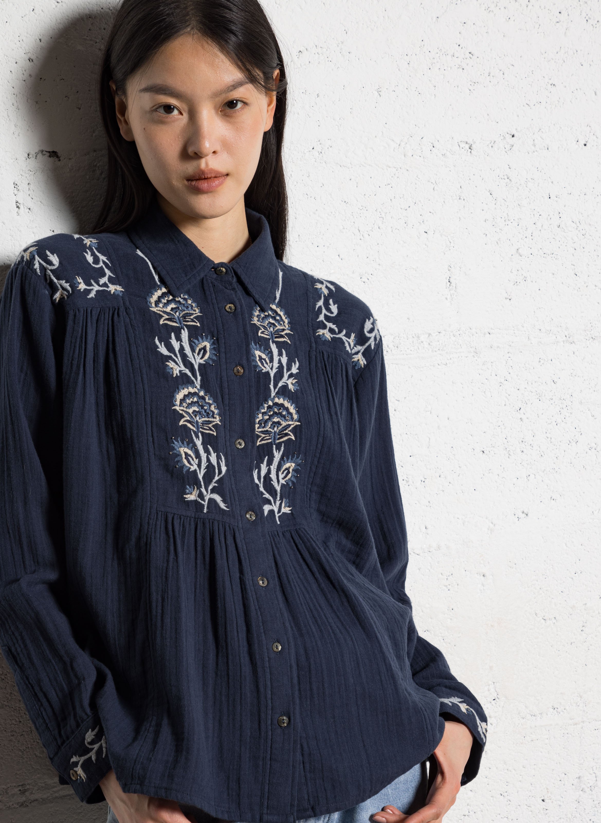 Buttoned blouse with cotton embroideries MAISON HOTEL Blue