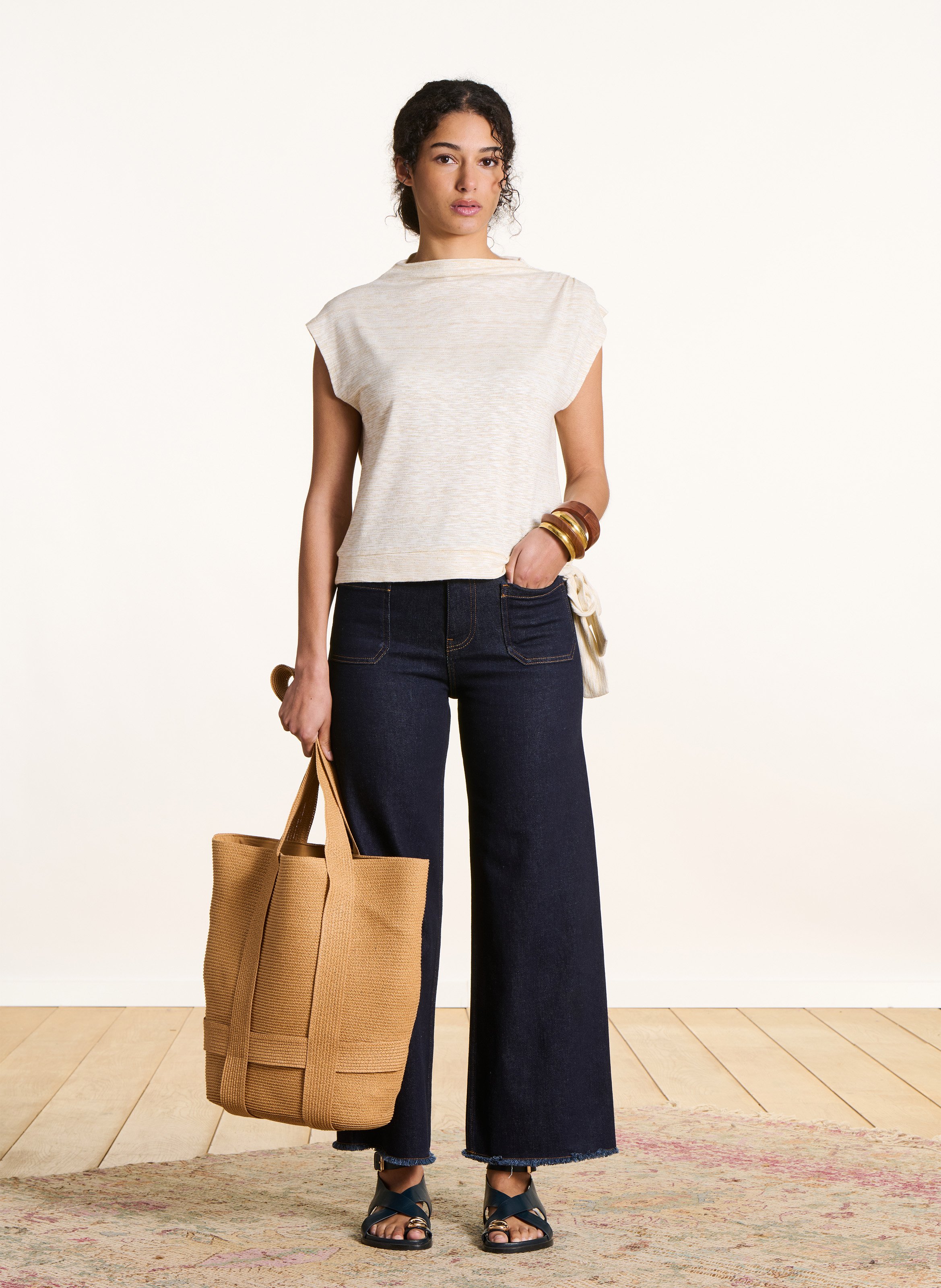 Short-sleeve metallic top White