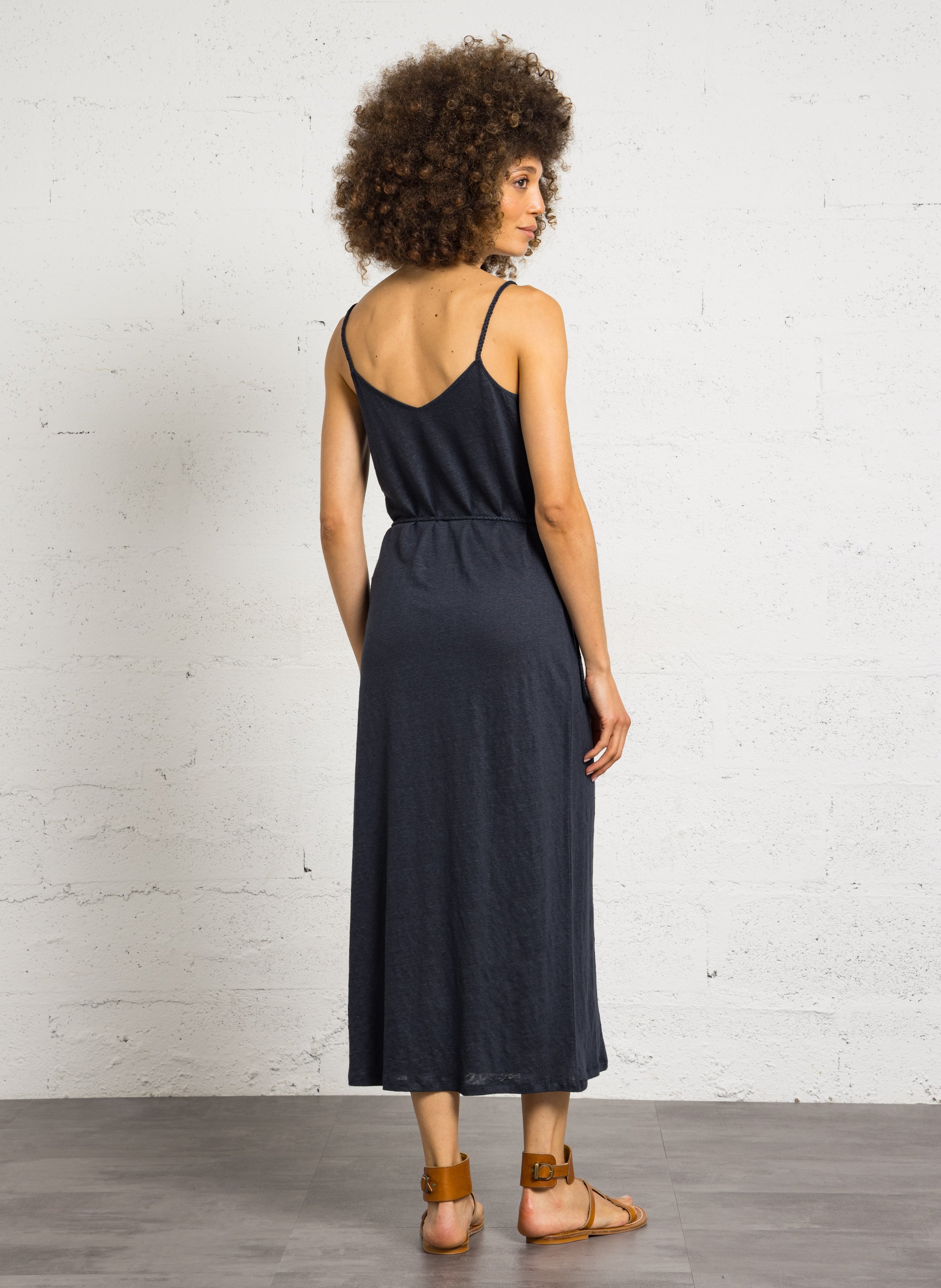 Langes Kleid mit V-Ausschnitt und Trägern aus gemischtem Leinen MAJESTIC FILATURES Blau