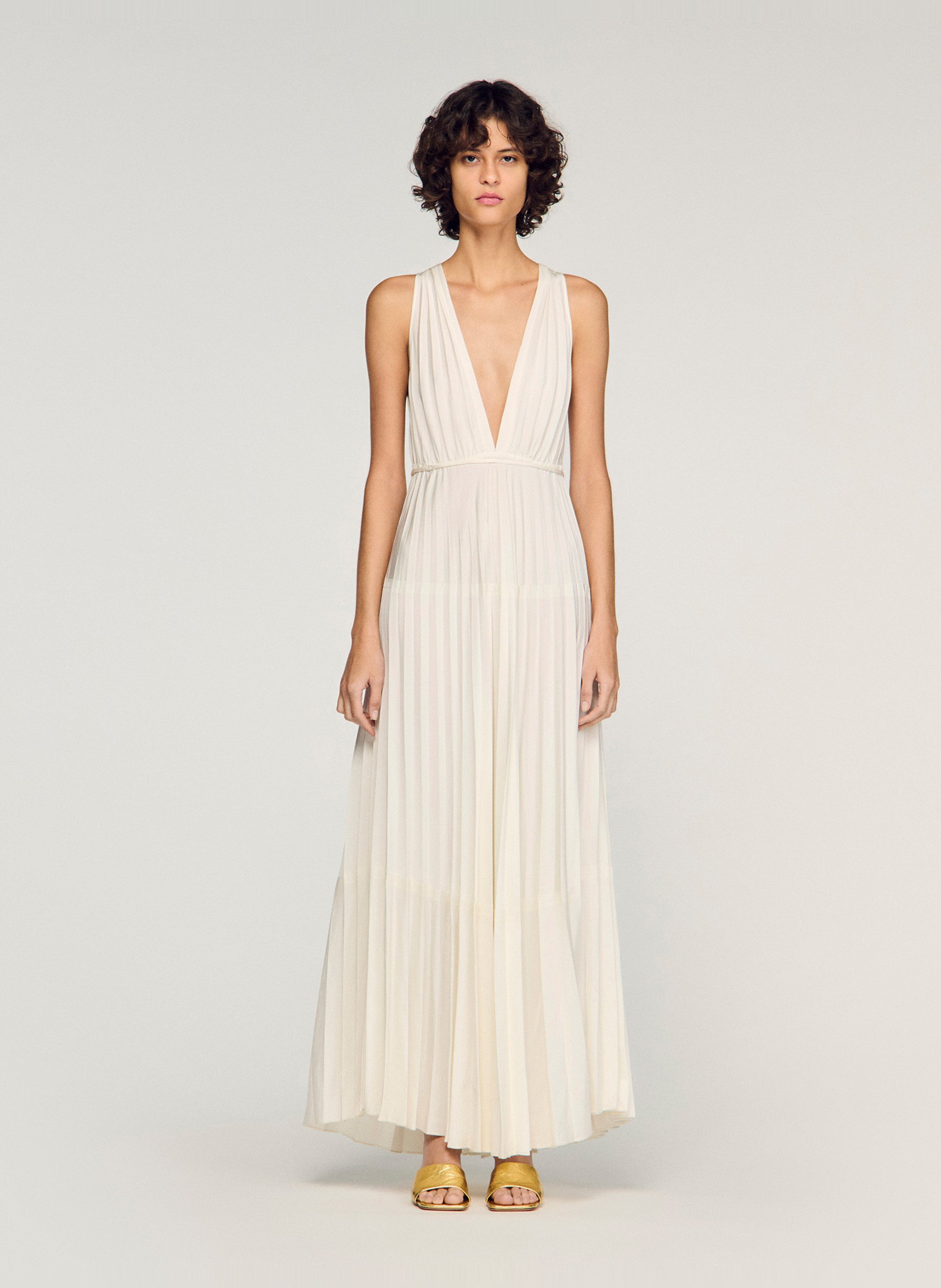 Robe longue décolleté V SANDRO Beige