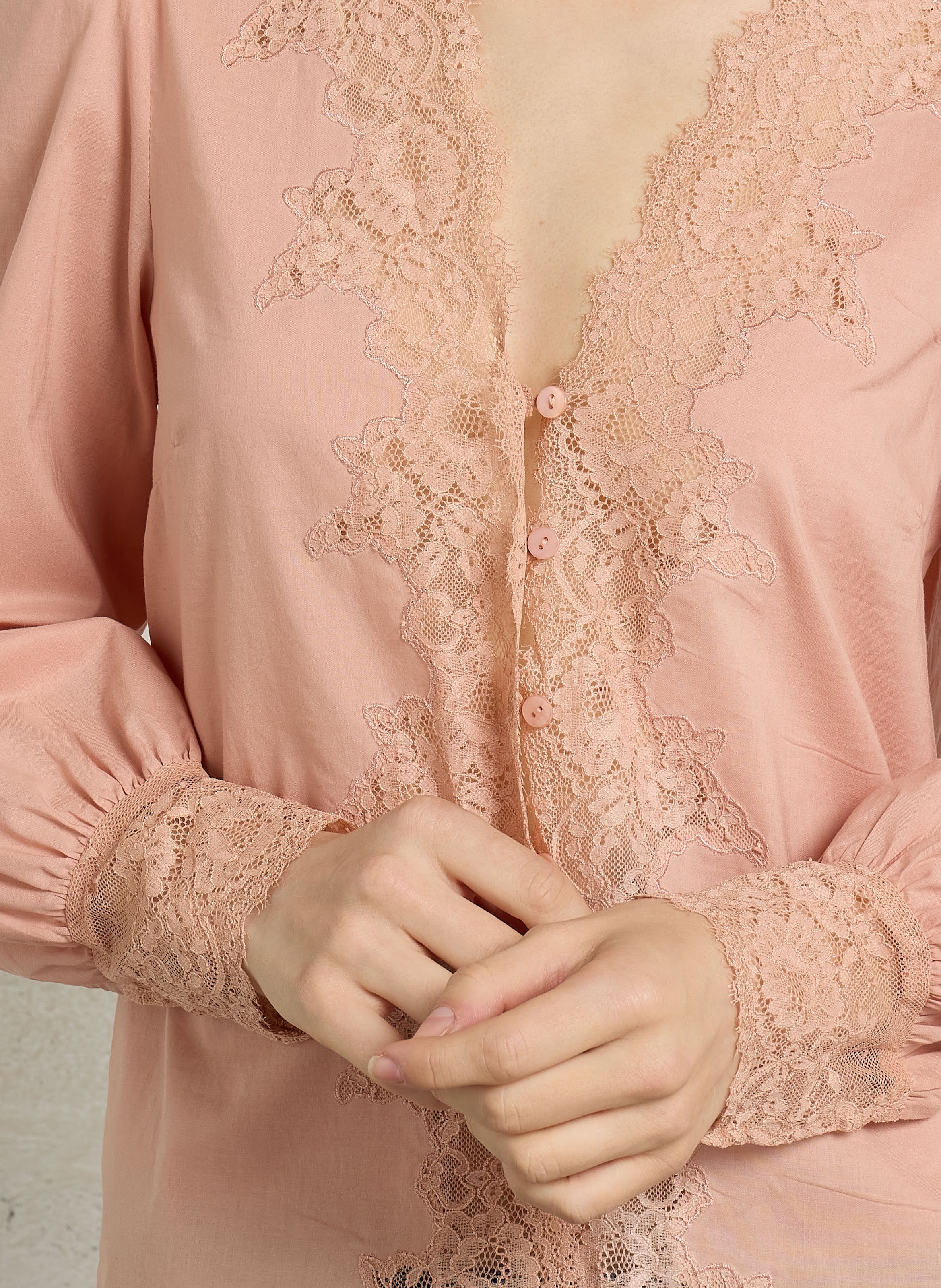 Bluse mit V-Ausschnitt und geradem Schnitt aus Spitze PETITE MENDIGOTE Rosa