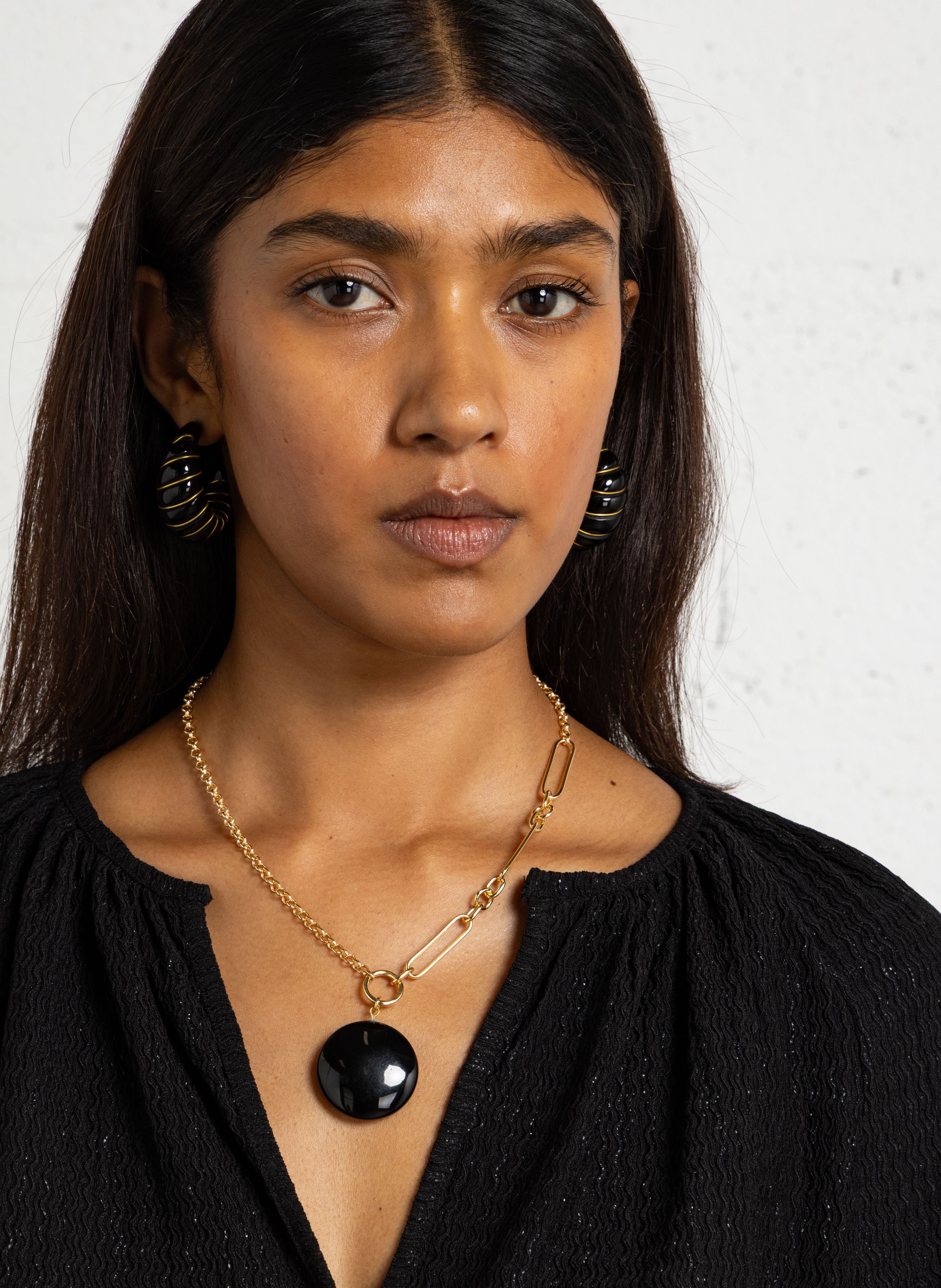 Collier pendentif disque FEEKA Noir