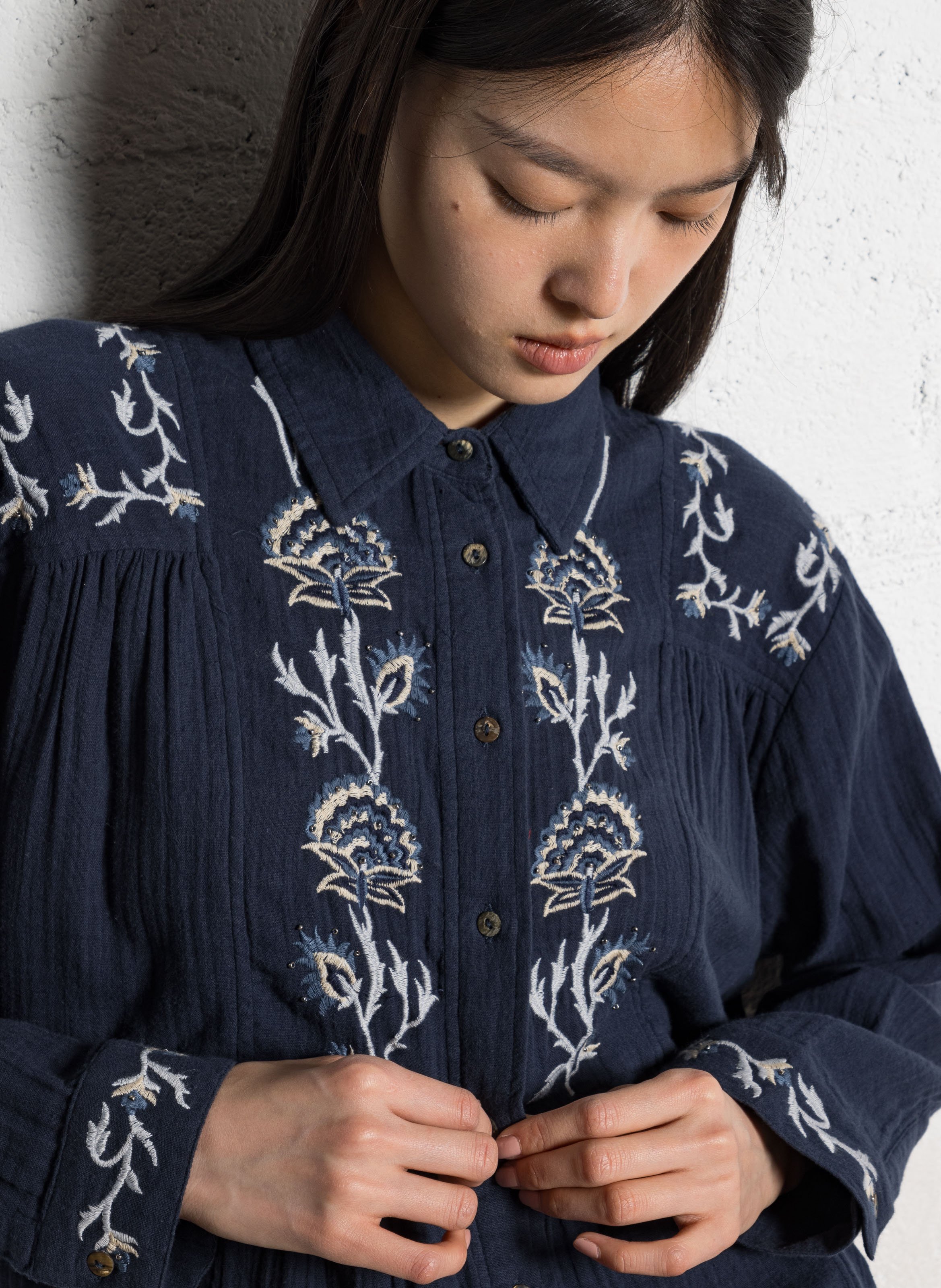 Buttoned blouse with cotton embroideries MAISON HOTEL Blue