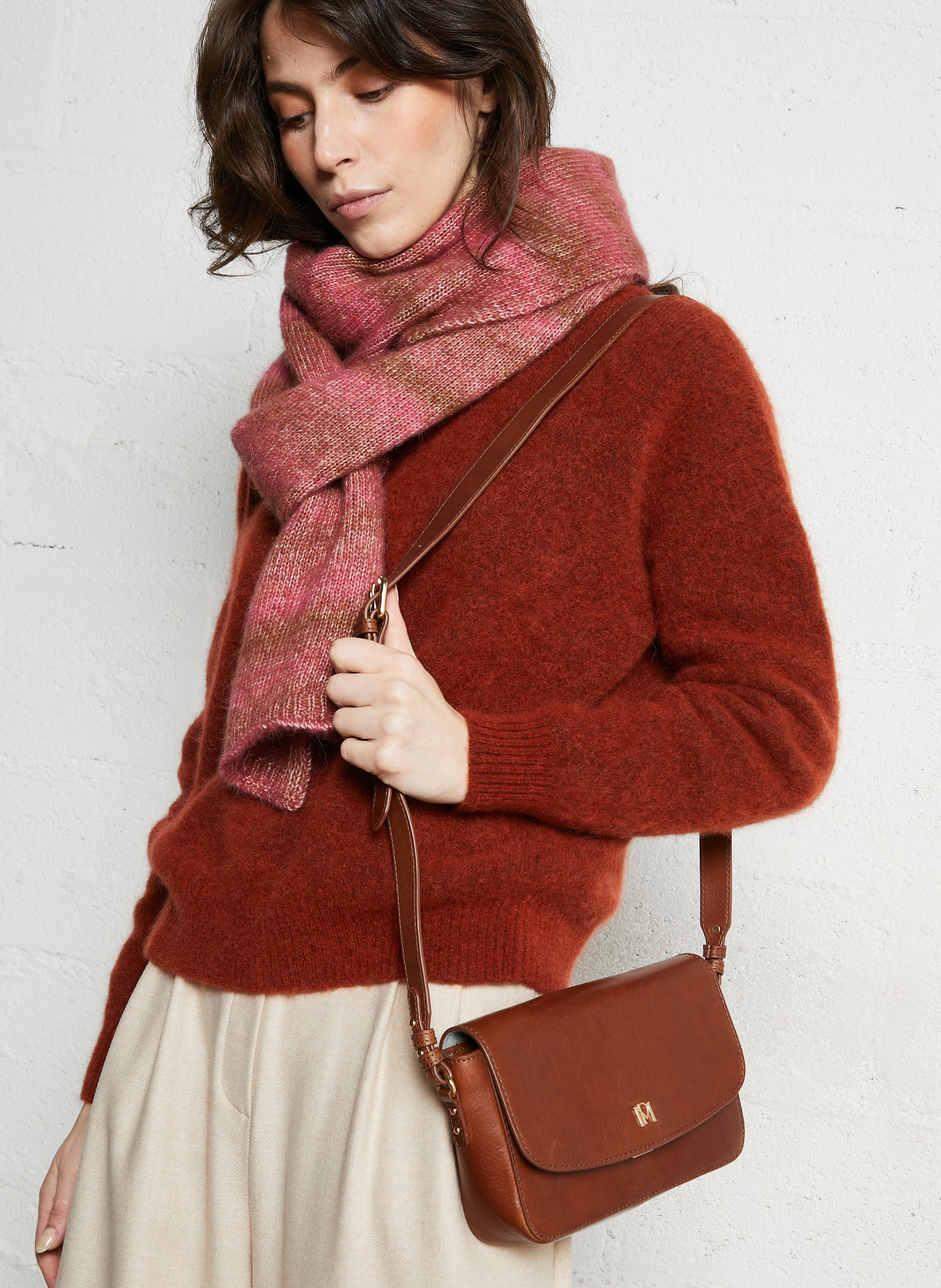 Plain leather shoulder bag PETITE MENDIGOTE Brown