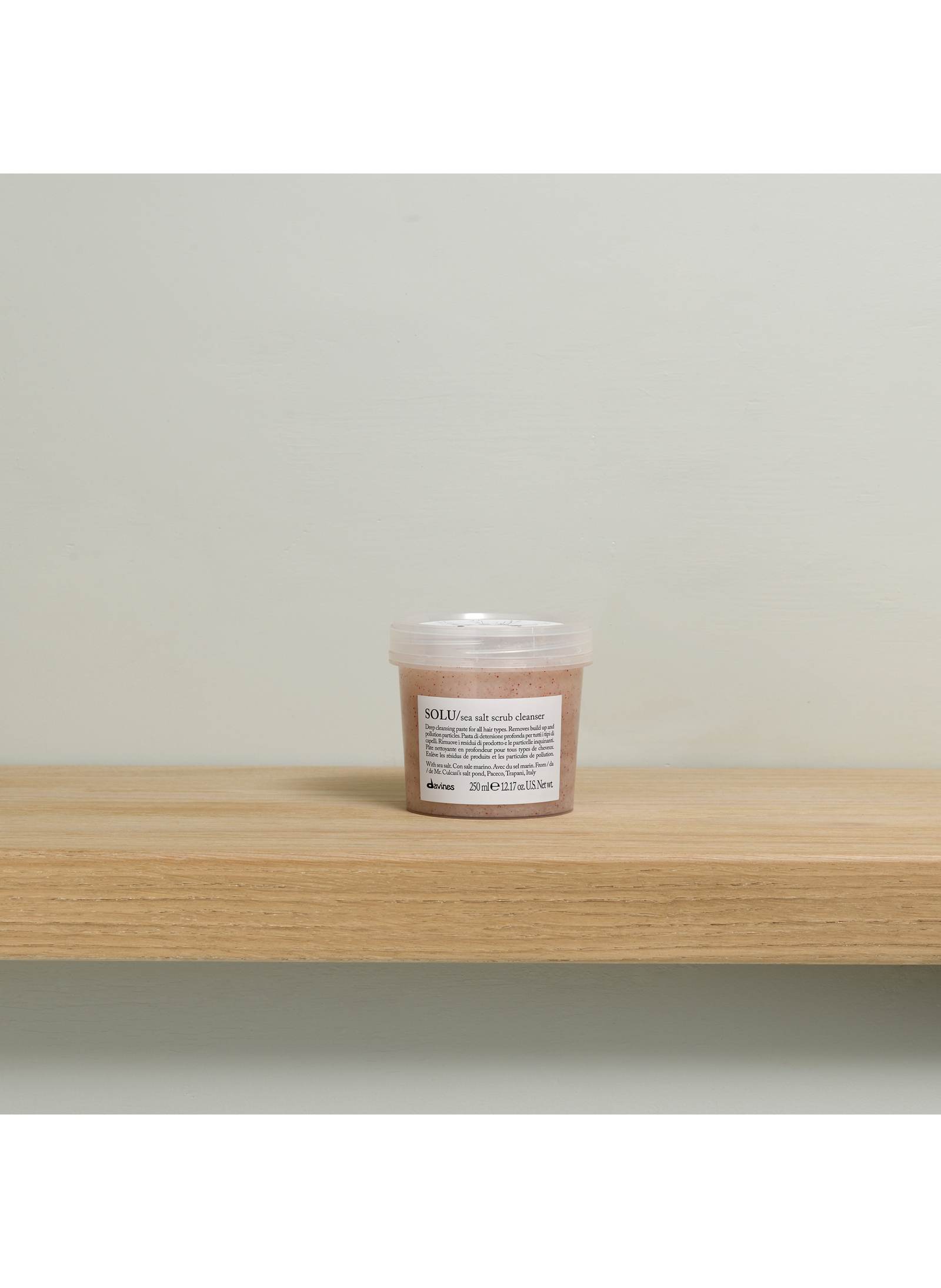 Solu salt scrub DAVINES No color