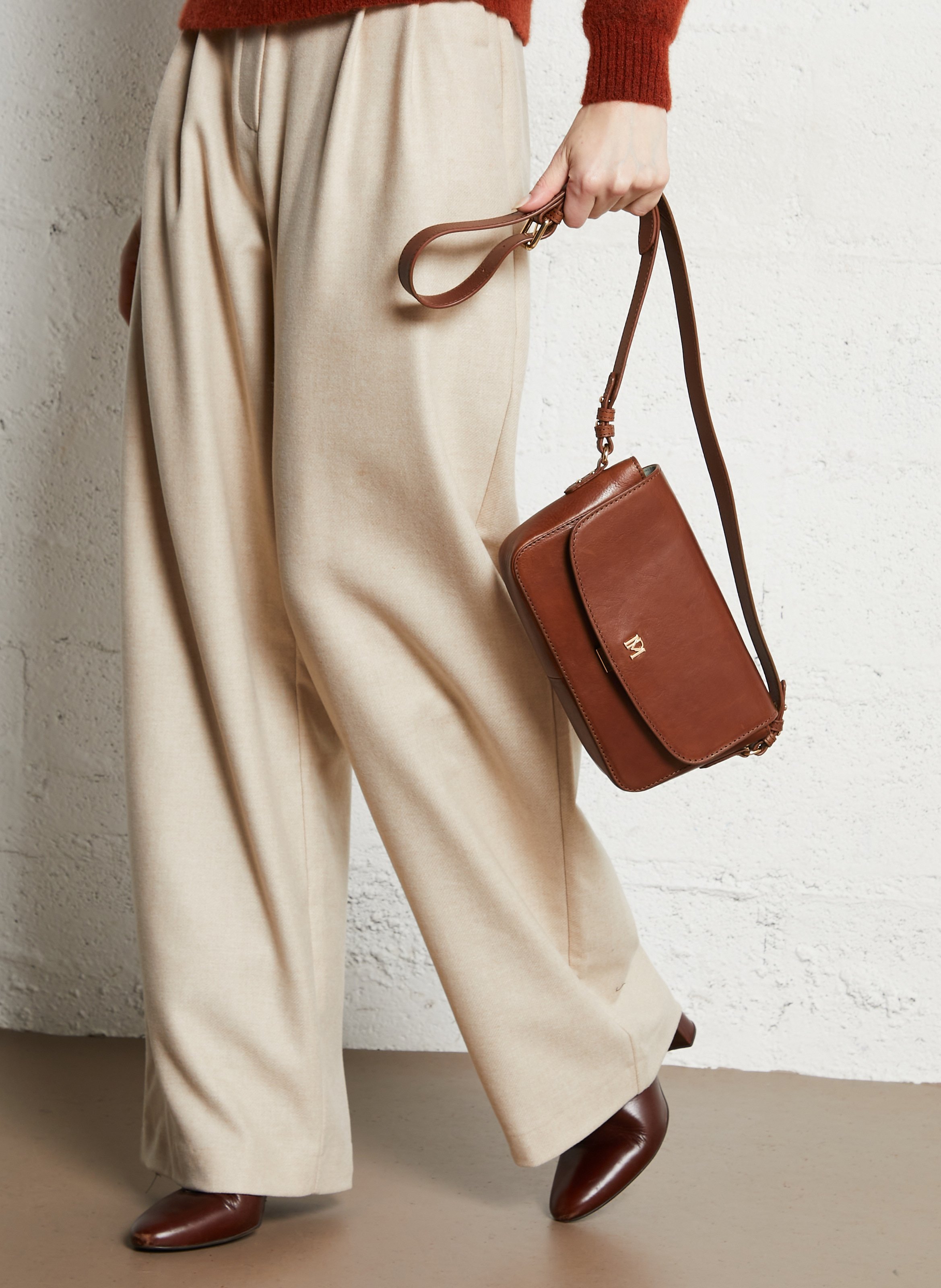 Plain leather shoulder bag PETITE MENDIGOTE Brown