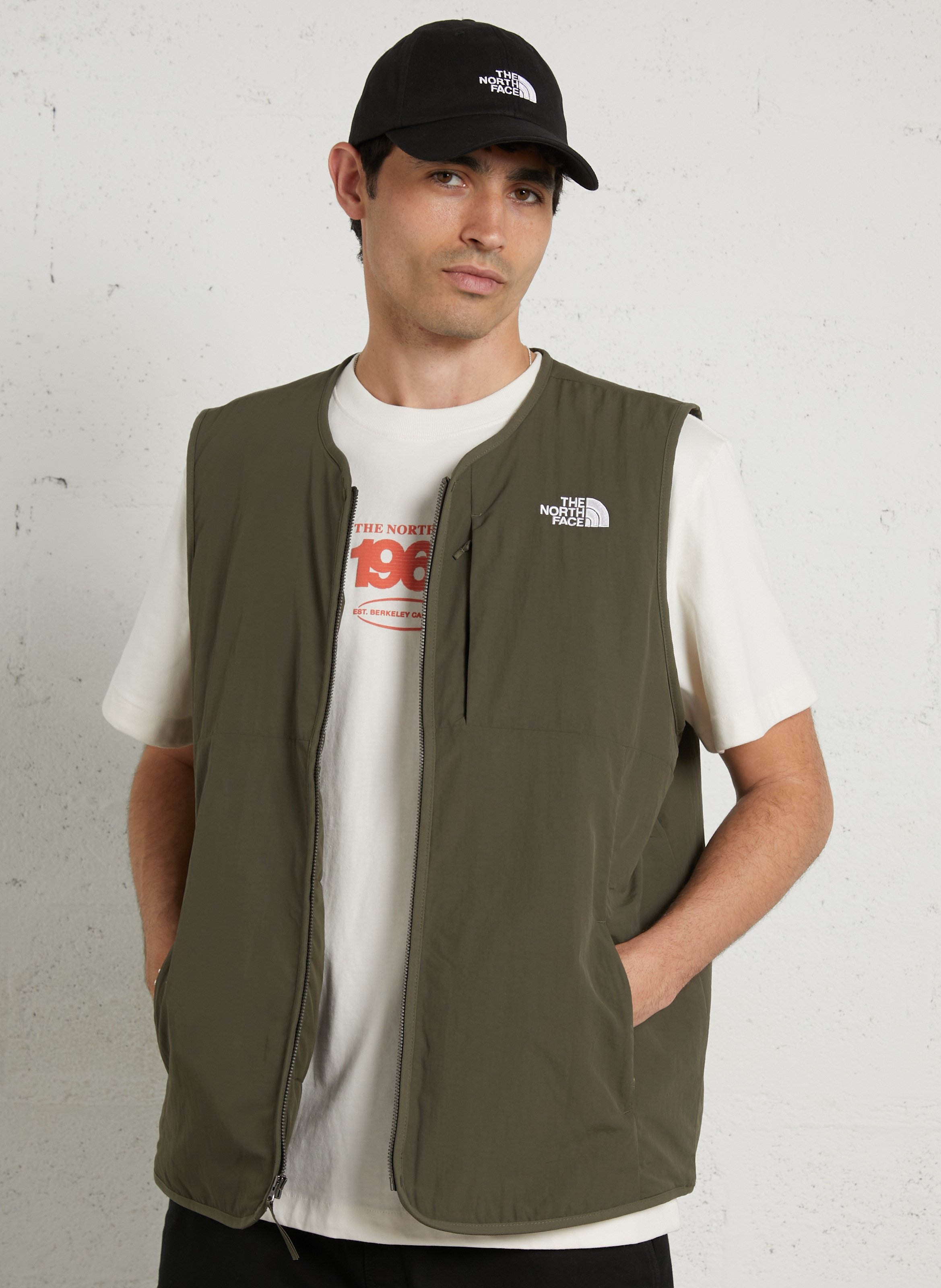Sleeveless jacket THE NORTH FACE Green
