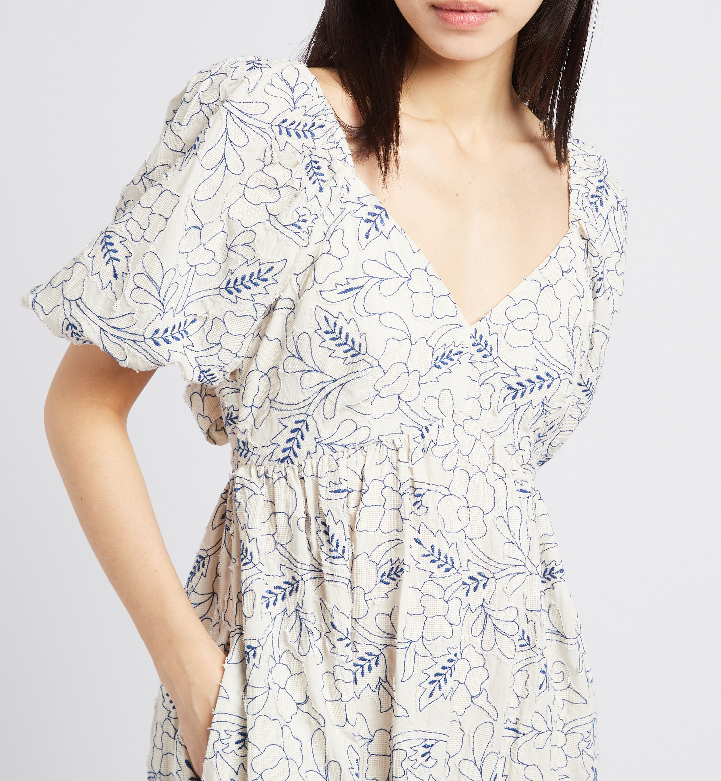 Lange, katoenen jurk met V-hals en borduursel PAUL AND JOE Wit