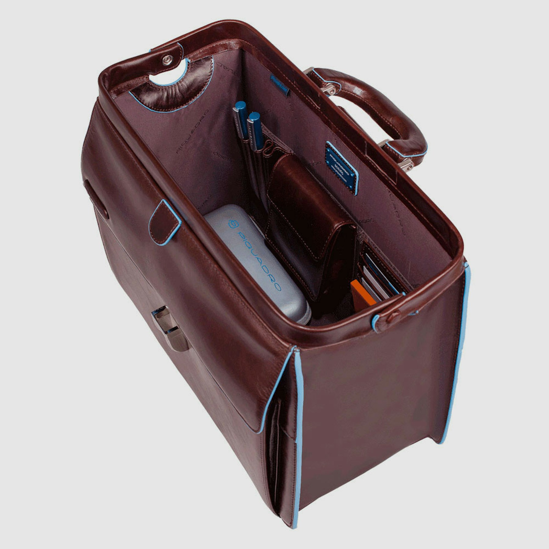 Doctor's leather satchel PIQUADRO Brown