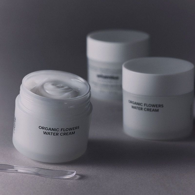 Moisturizing Cream with Fermented Organic Flowers WHAMISA No color