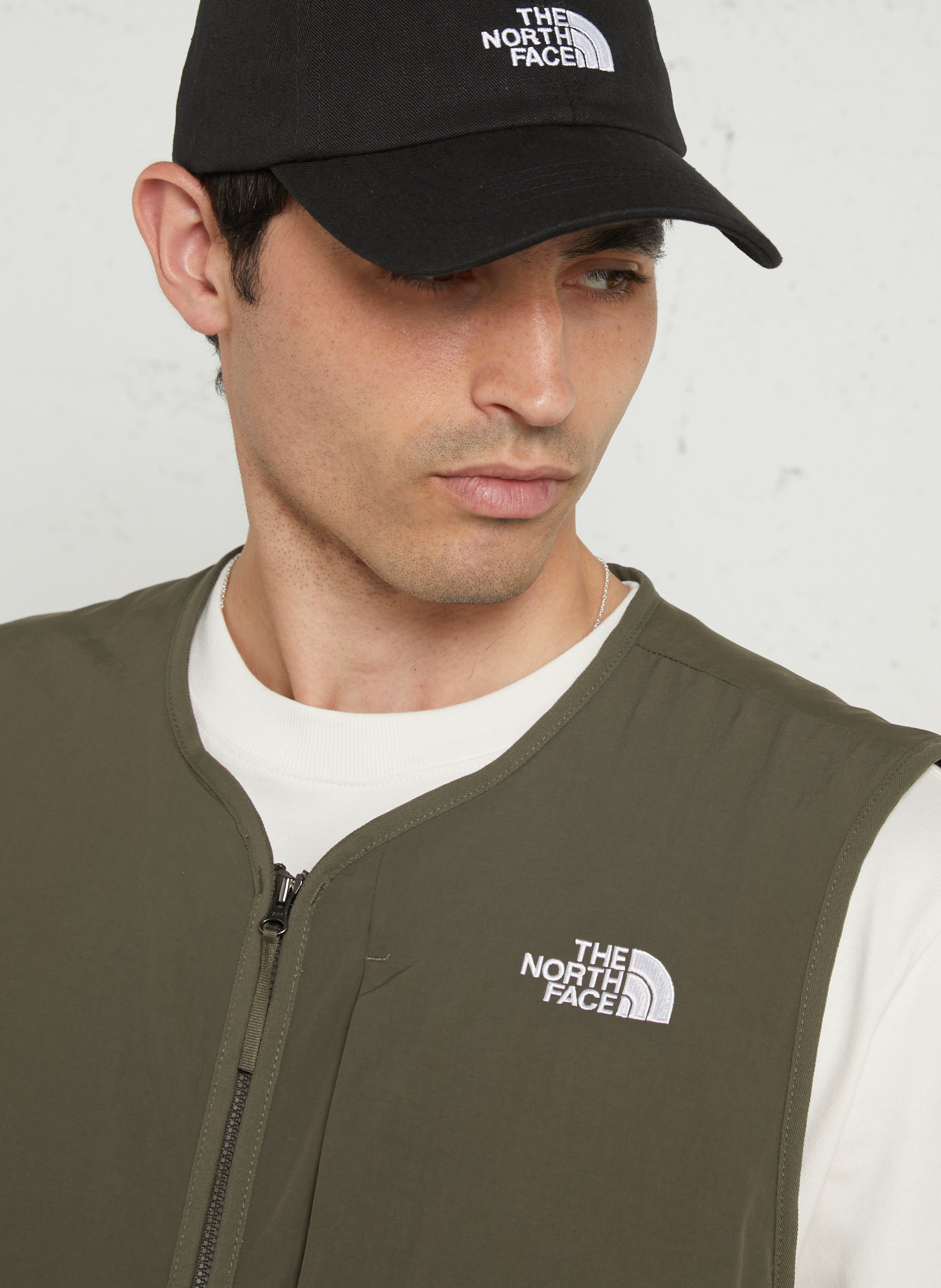Sleeveless jacket THE NORTH FACE Green