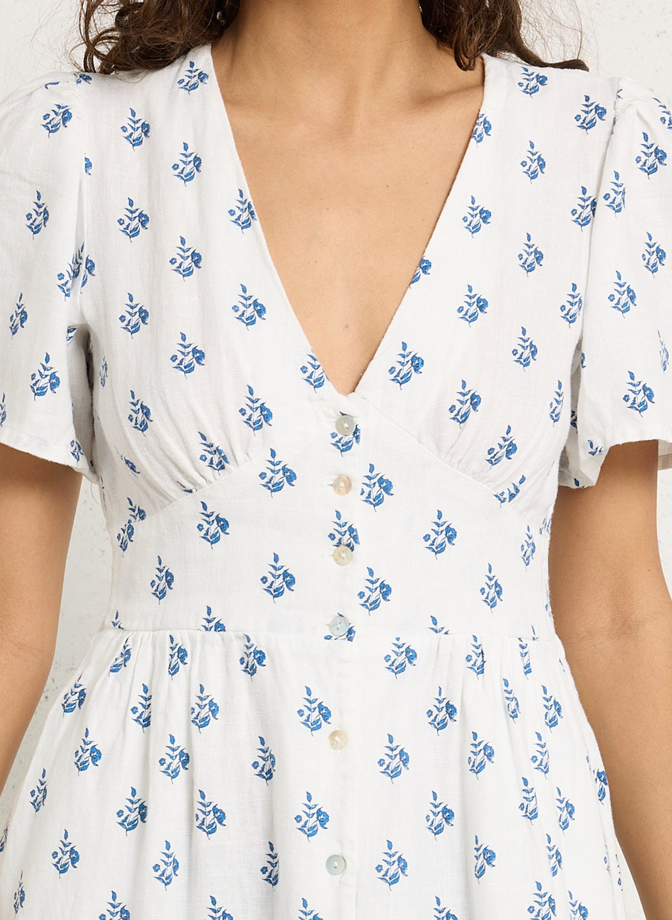 Robe longue col V en lin imprimé THE NEW SOCIETY Blanc