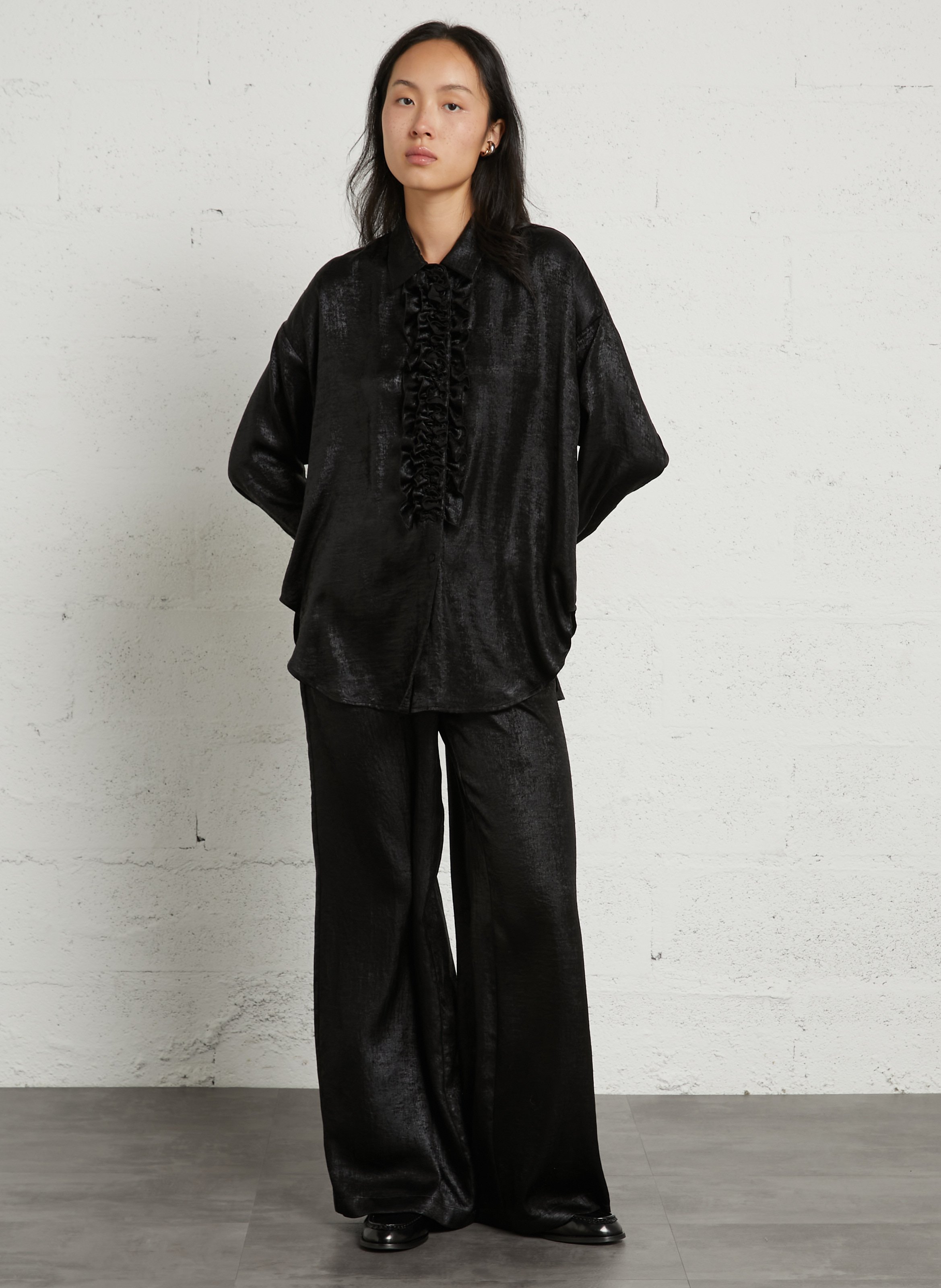 Straight shirt with classic collar MOMONI Black