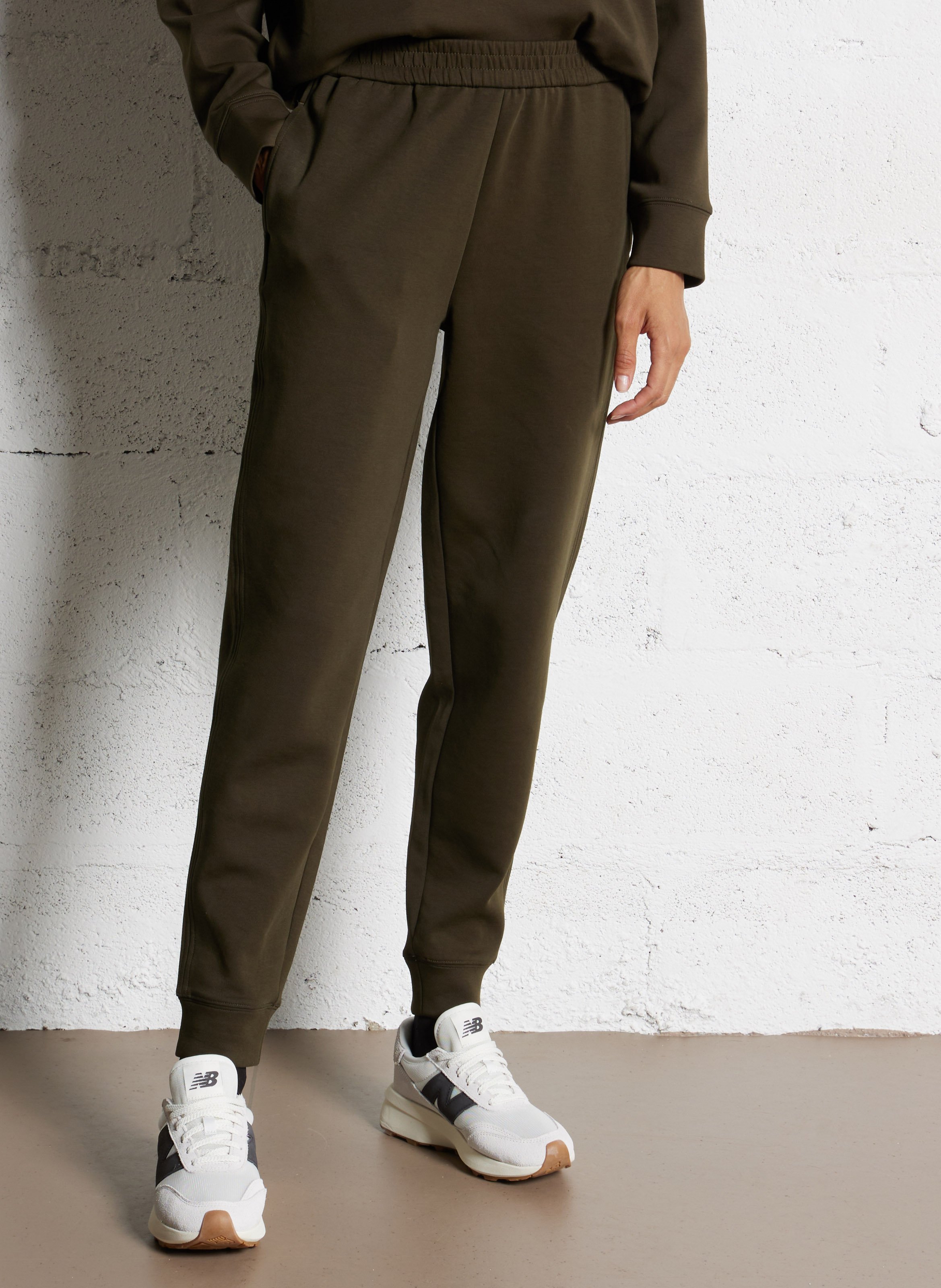 Gerade geschnittene Jogginghose aus Baumwoll-Mix MAISON 123 Khaki