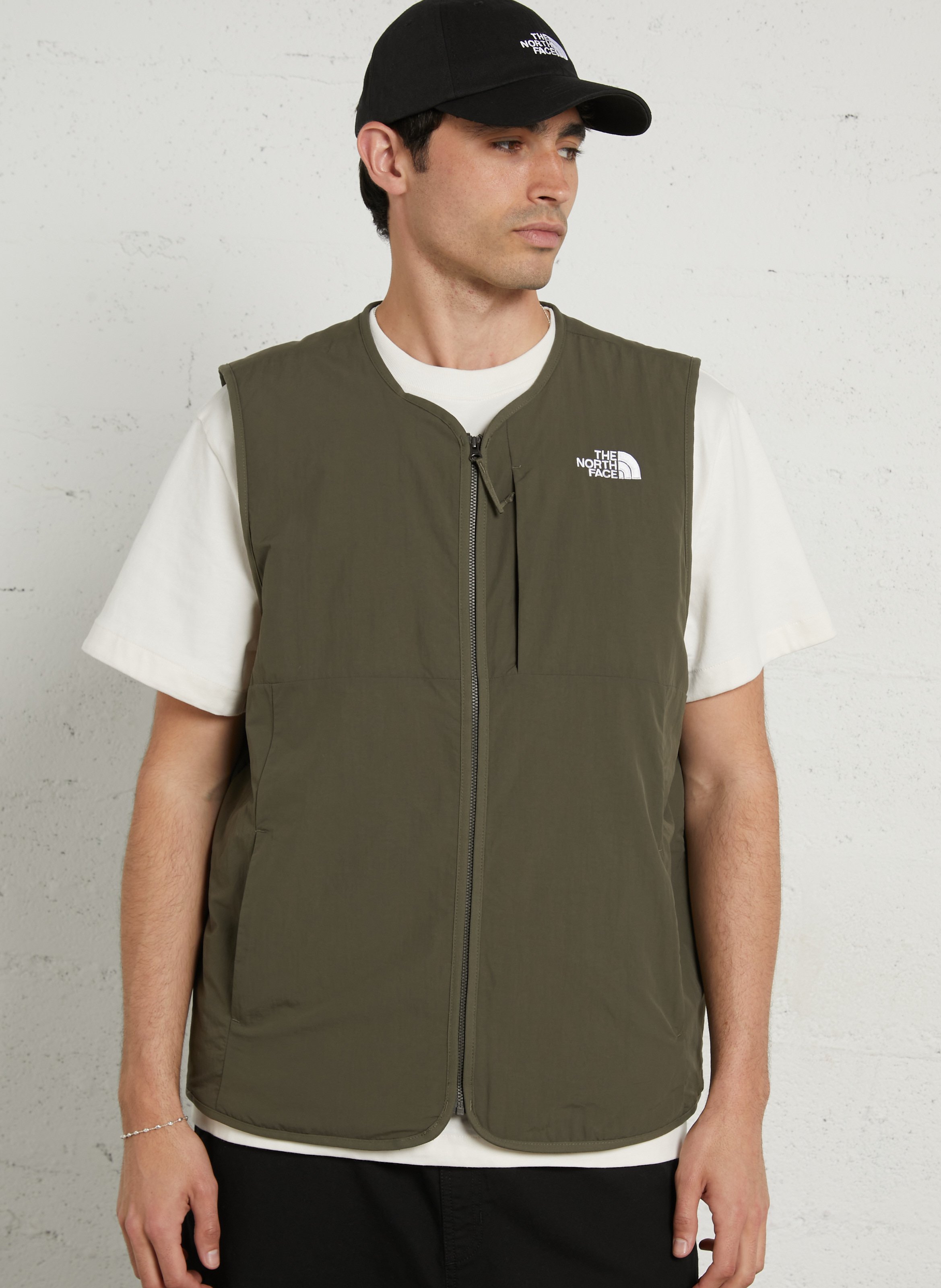 Sleeveless jacket THE NORTH FACE Green