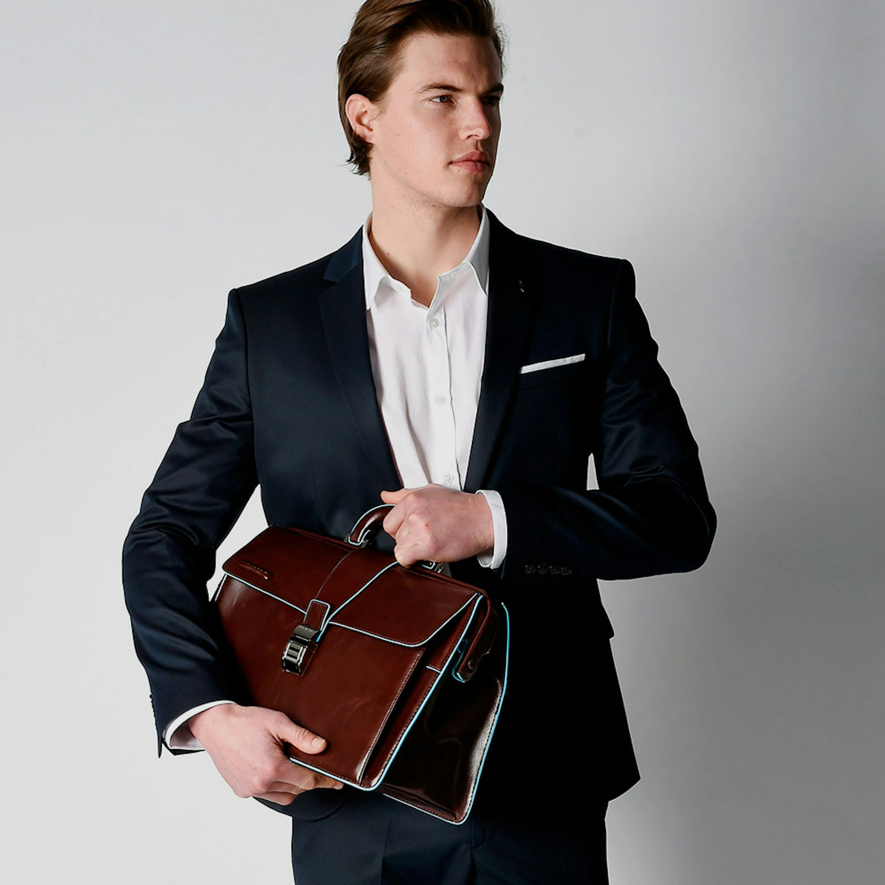 Doctor's leather satchel PIQUADRO Brown