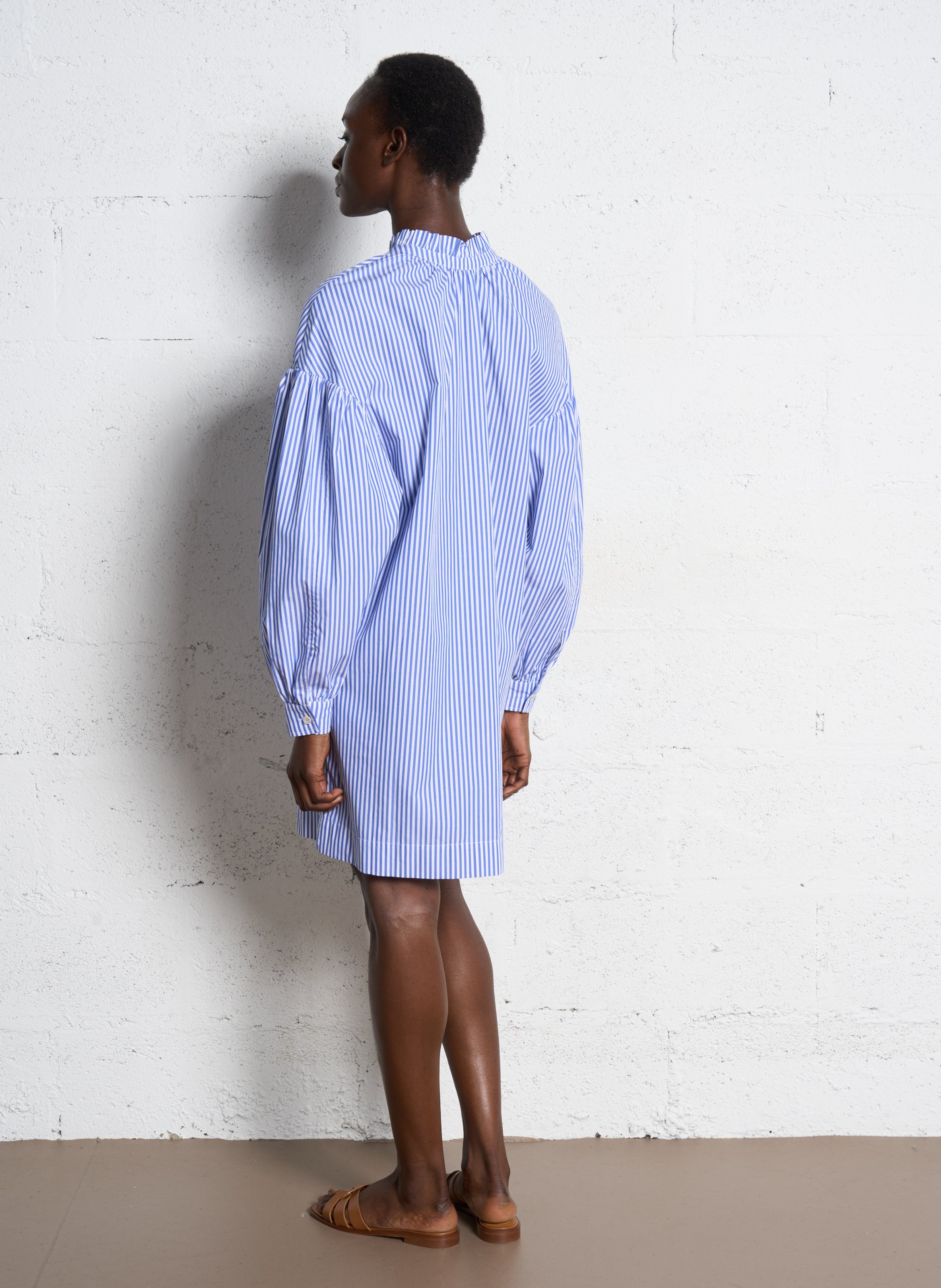 Robe courte à col victorien rayée en coton TINSELS Bleu