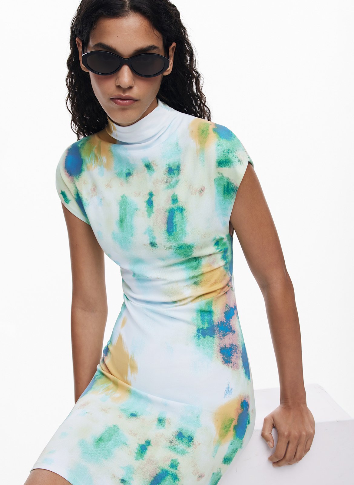 Robe courte ajustée à motifs  DESIGUAL Vert