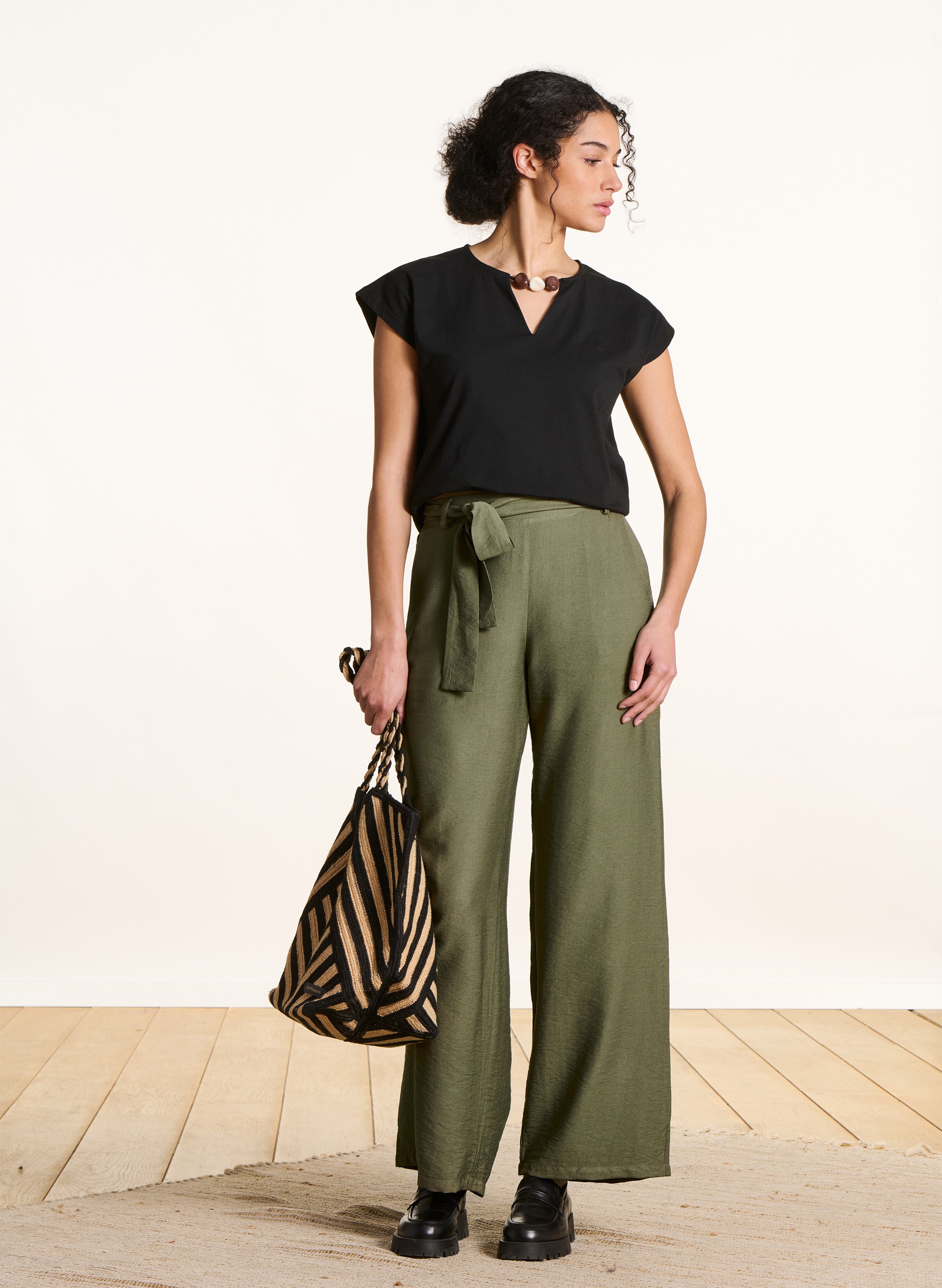 Tee-shirt droit col rond en coton bio LA FEE MARABOUTEE Noir