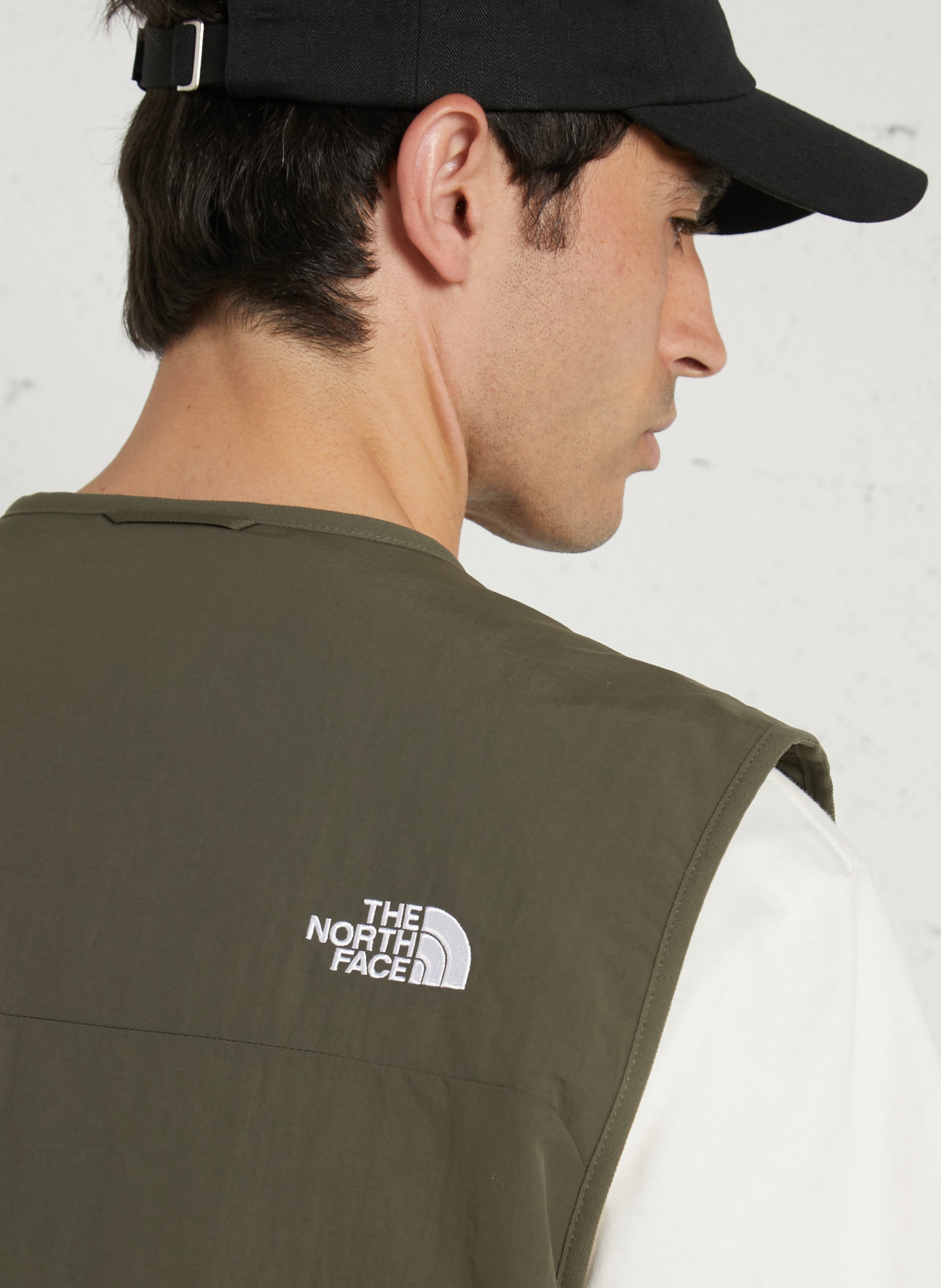 Sleeveless jacket THE NORTH FACE Green