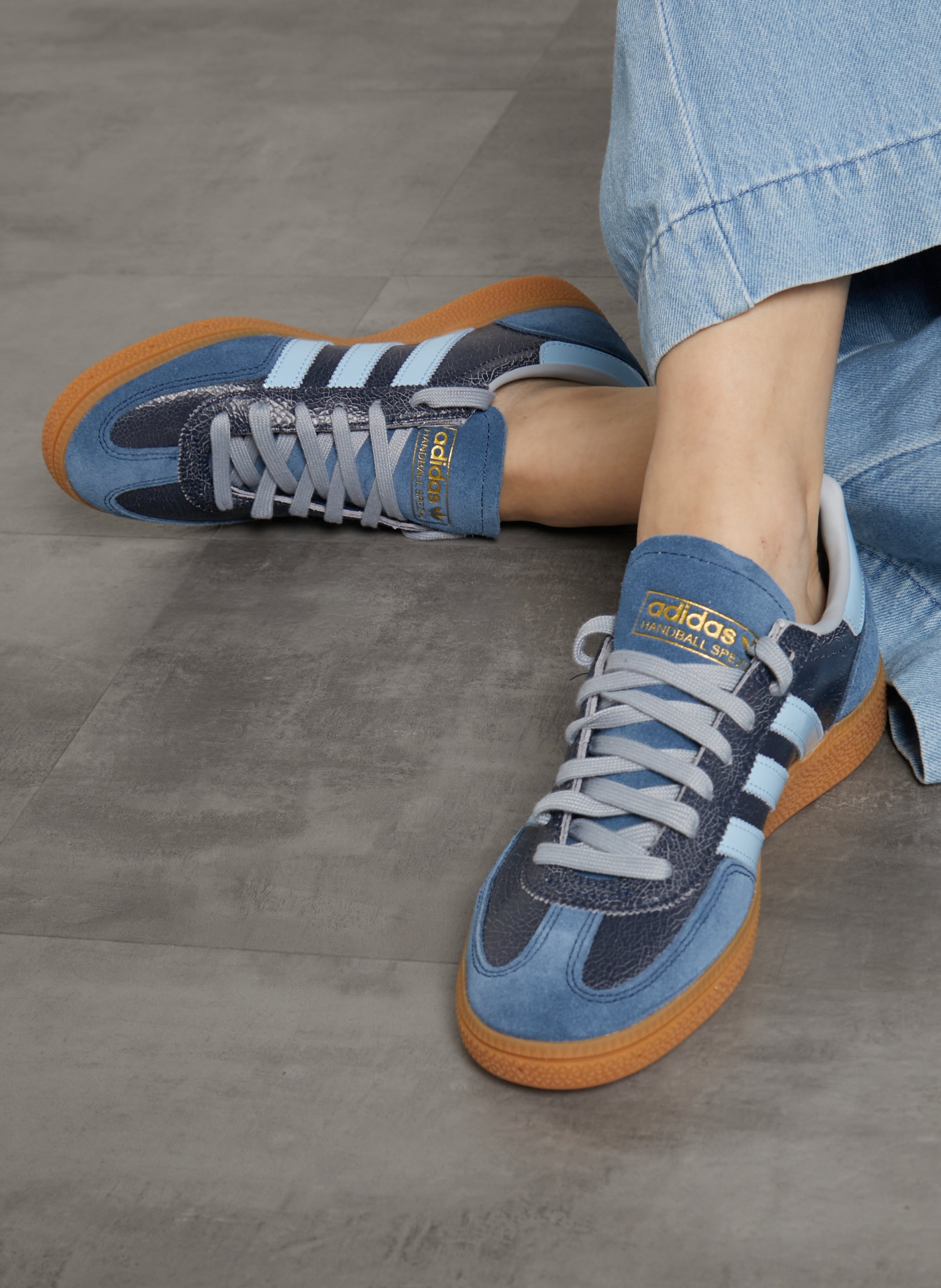 Low-top trainers ADIDAS Blue