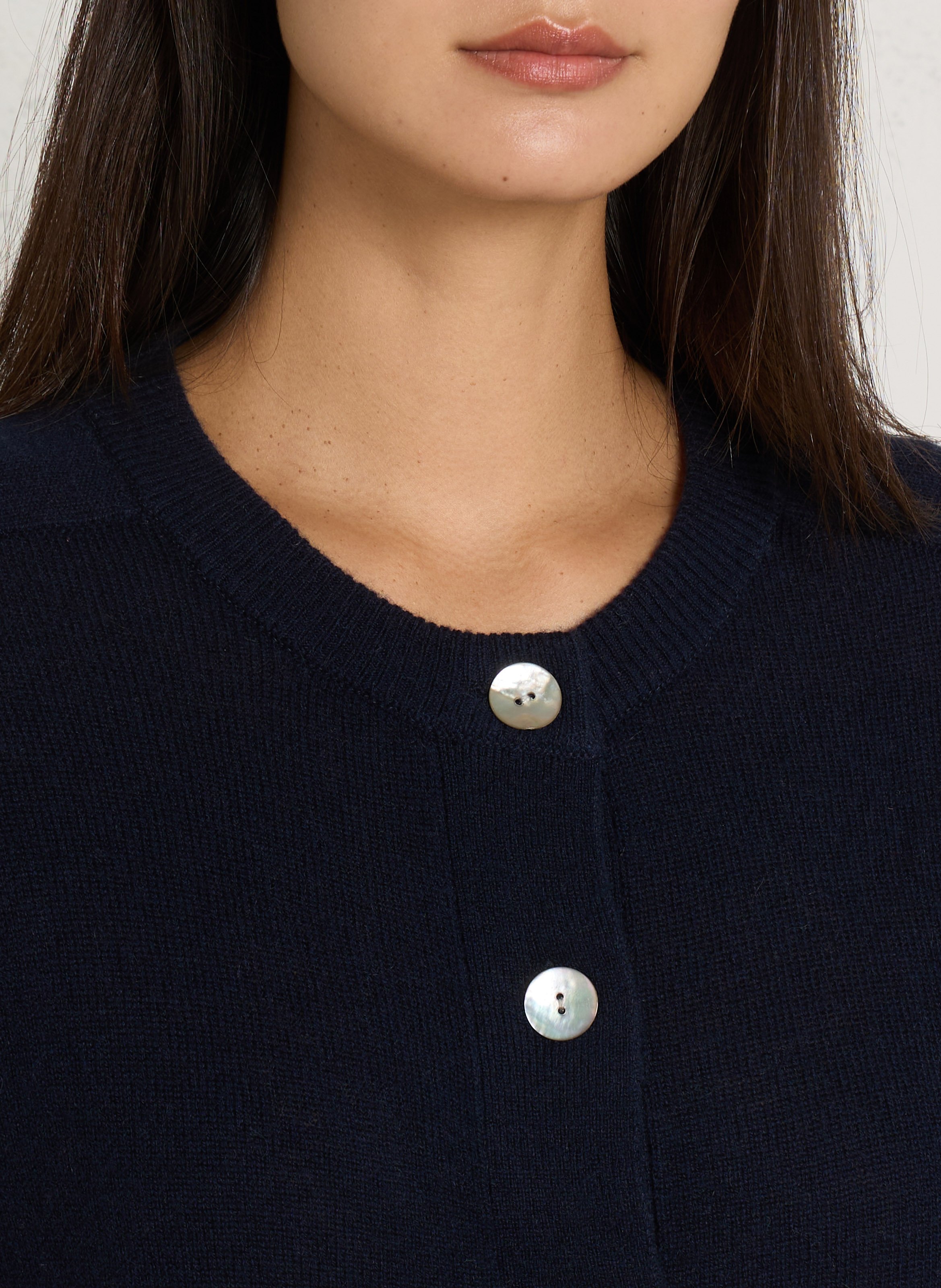 Strickjacke aus Wolle und Kaschmir mit Rundhalsausschnitt BELLA JONES Blau