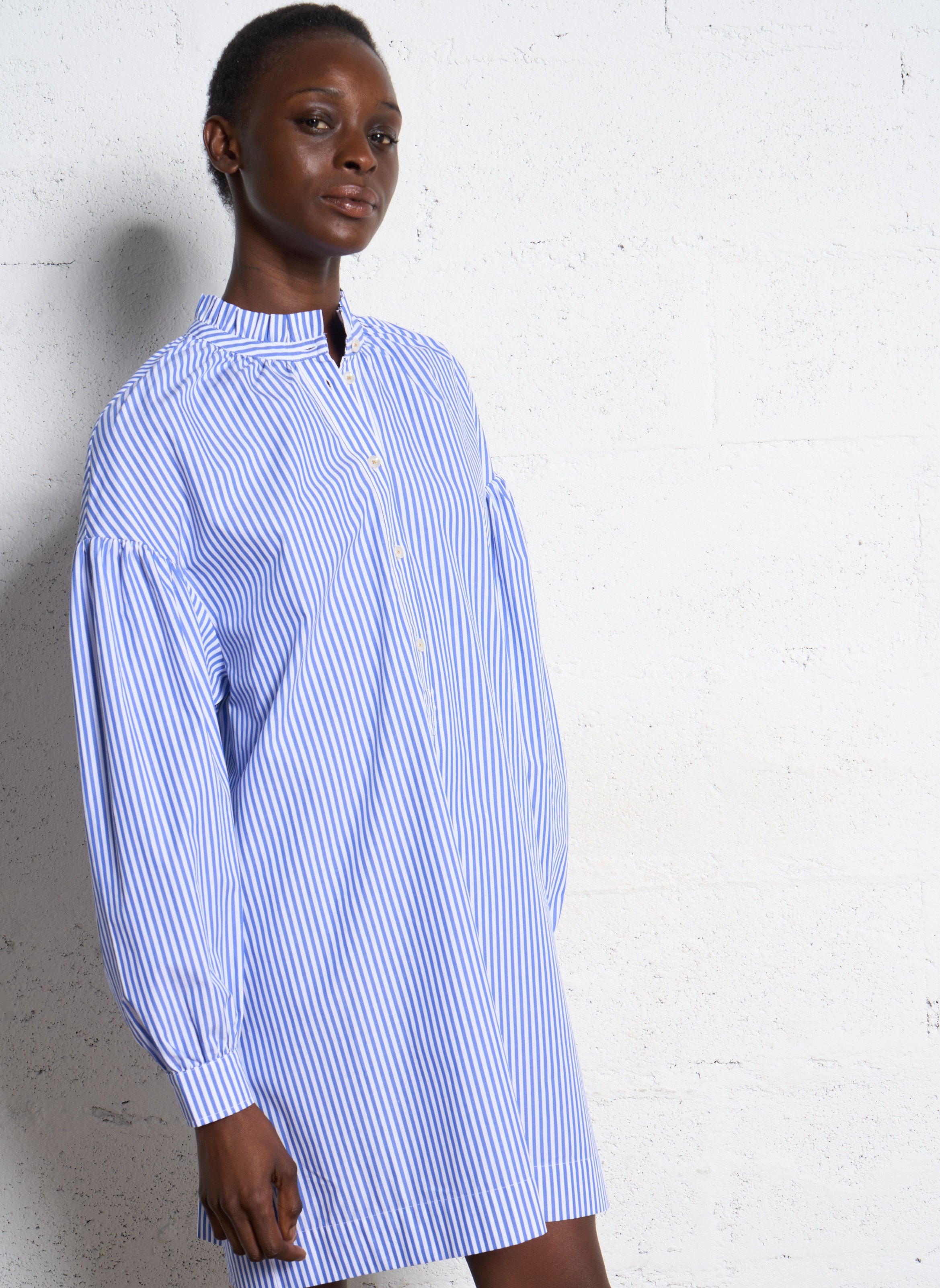 Robe courte à col victorien rayée en coton TINSELS Bleu