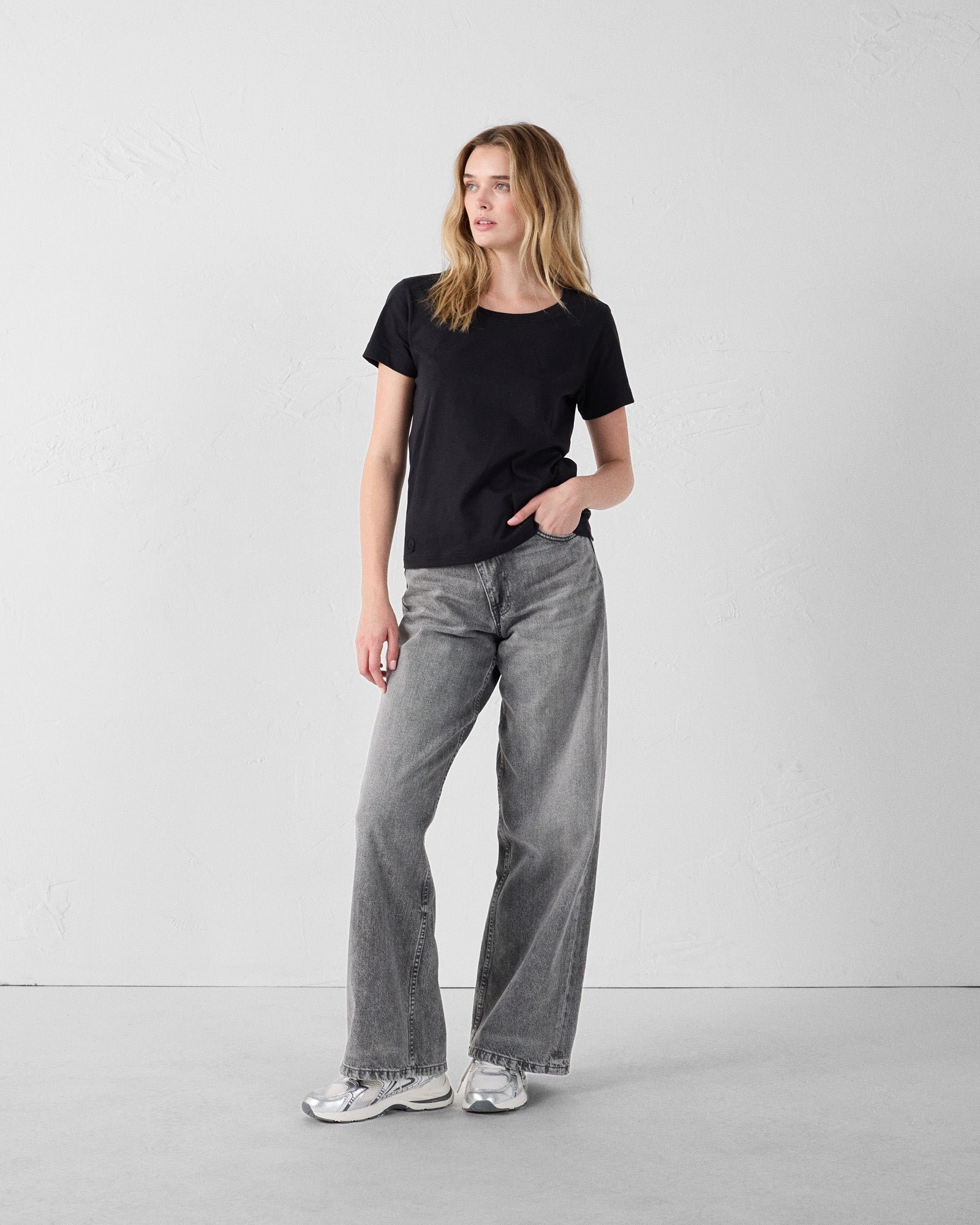 Lucia round neck t-shirt JOTT Black