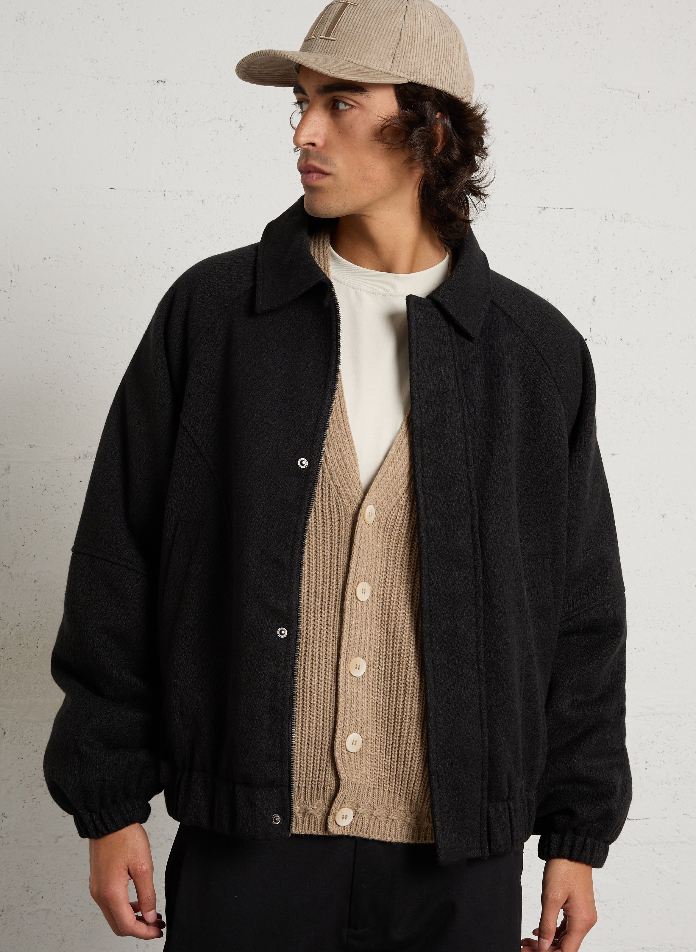 Gerade geschnittene Jacke mit Reverskragen SOLID Schwarz