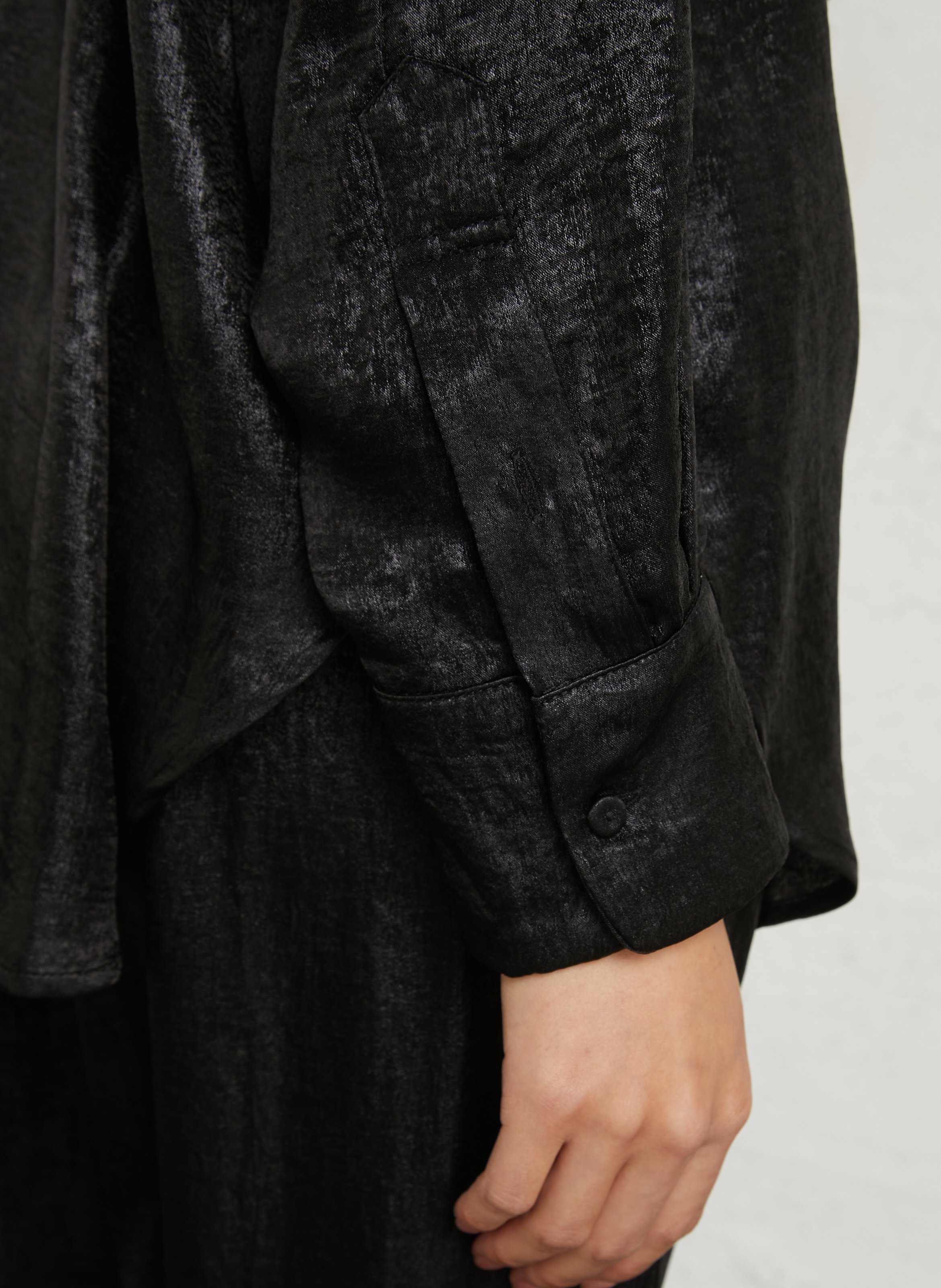 Straight shirt with classic collar MOMONI Black