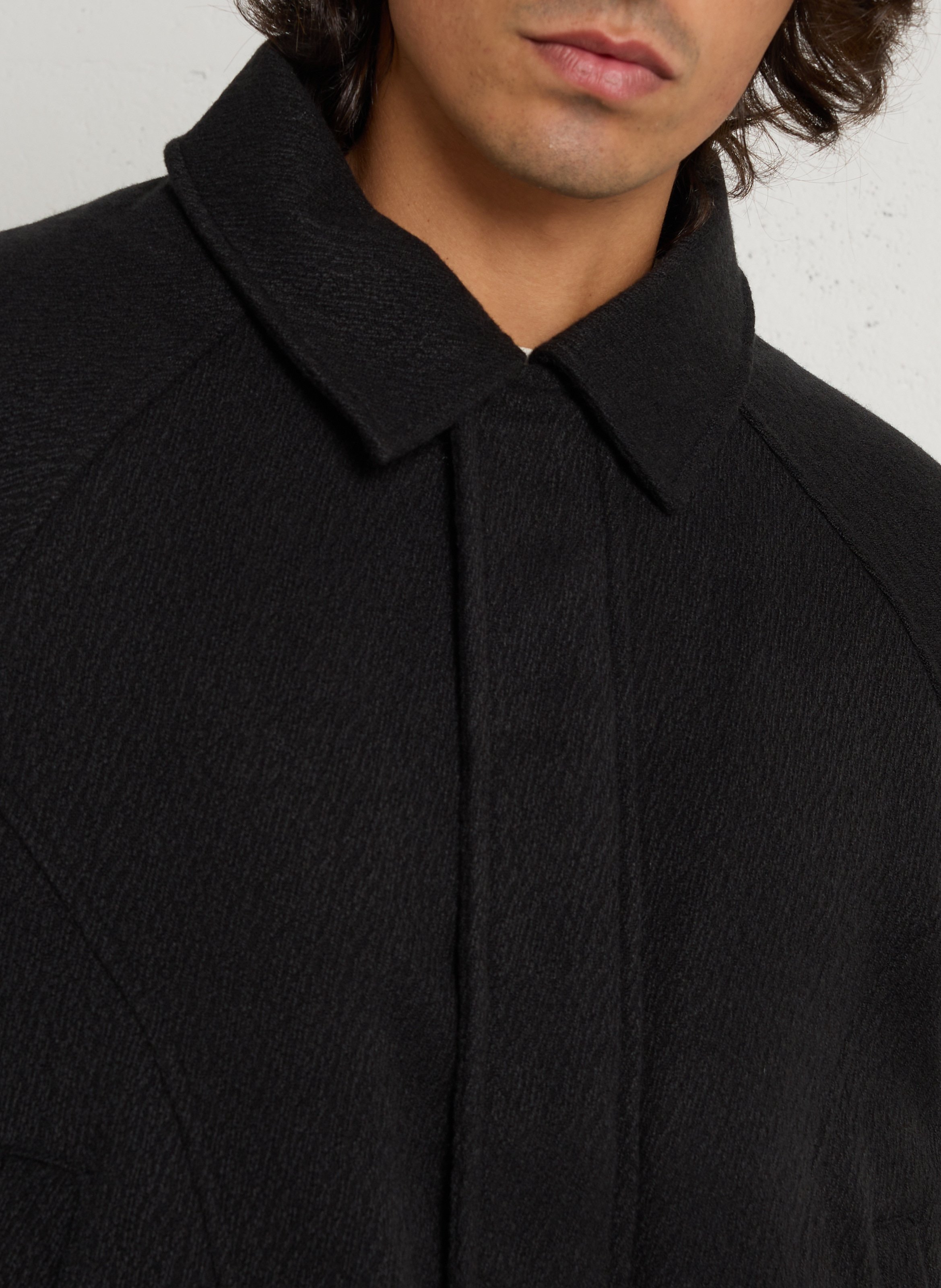Gerade geschnittene Jacke mit Reverskragen SOLID Schwarz