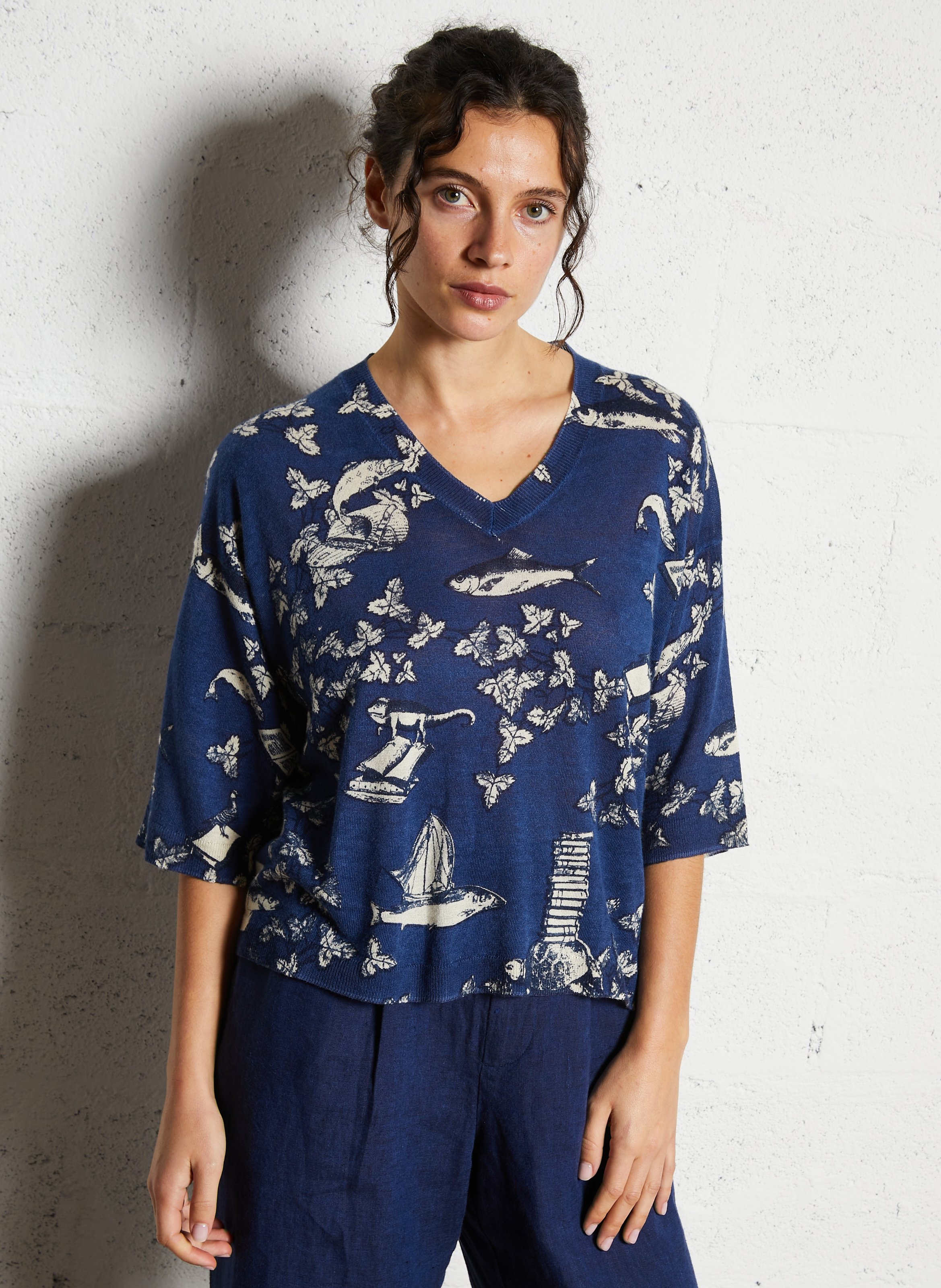 Pull droit col V en maille imprimée NICE THINGS Bleu