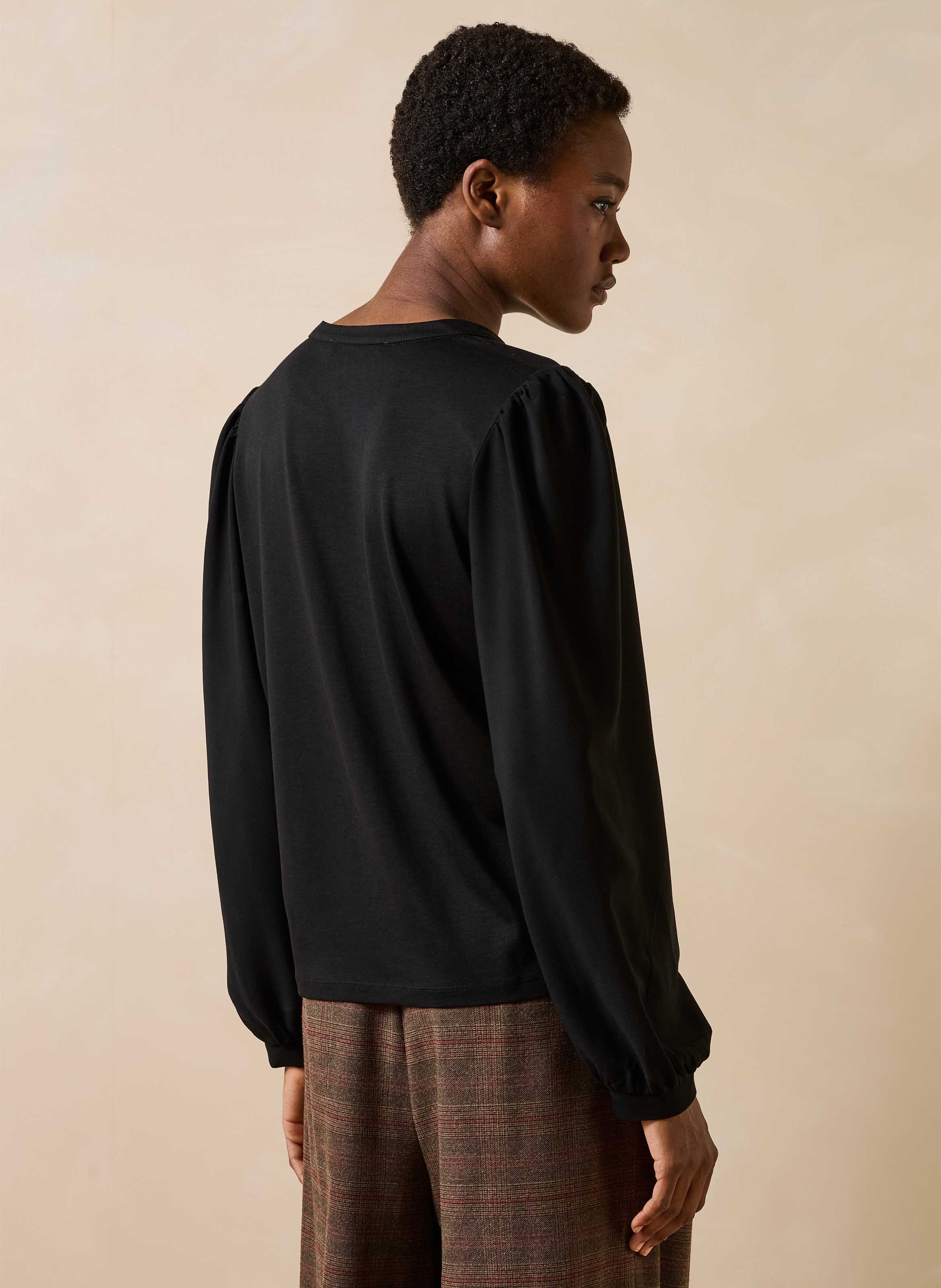 Tee-shirt col V  LA FEE MARABOUTEE Noir