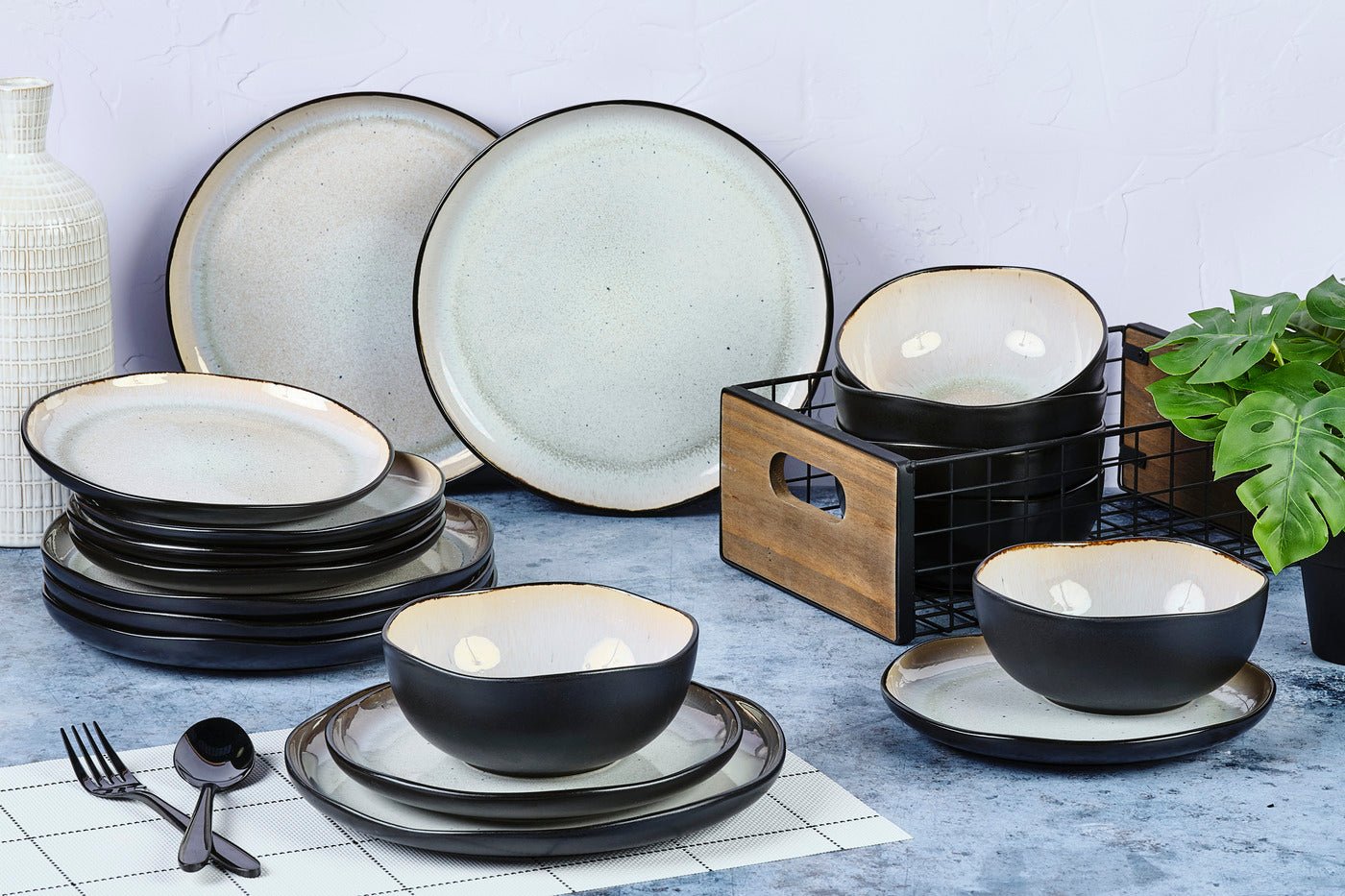 Service the essentials iris - 18 pieces - ivory white BJORN White