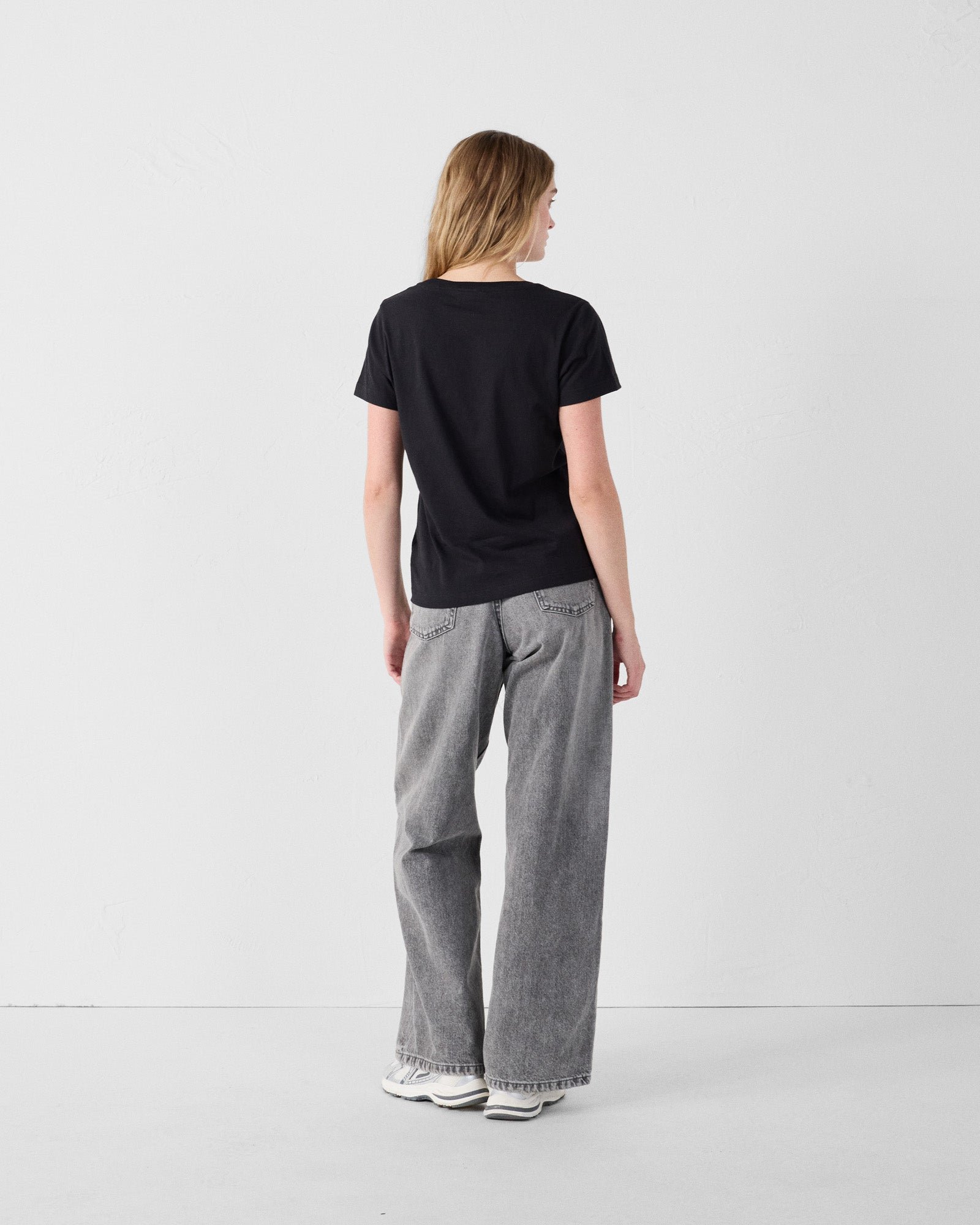 Lucia round neck t-shirt JOTT Black