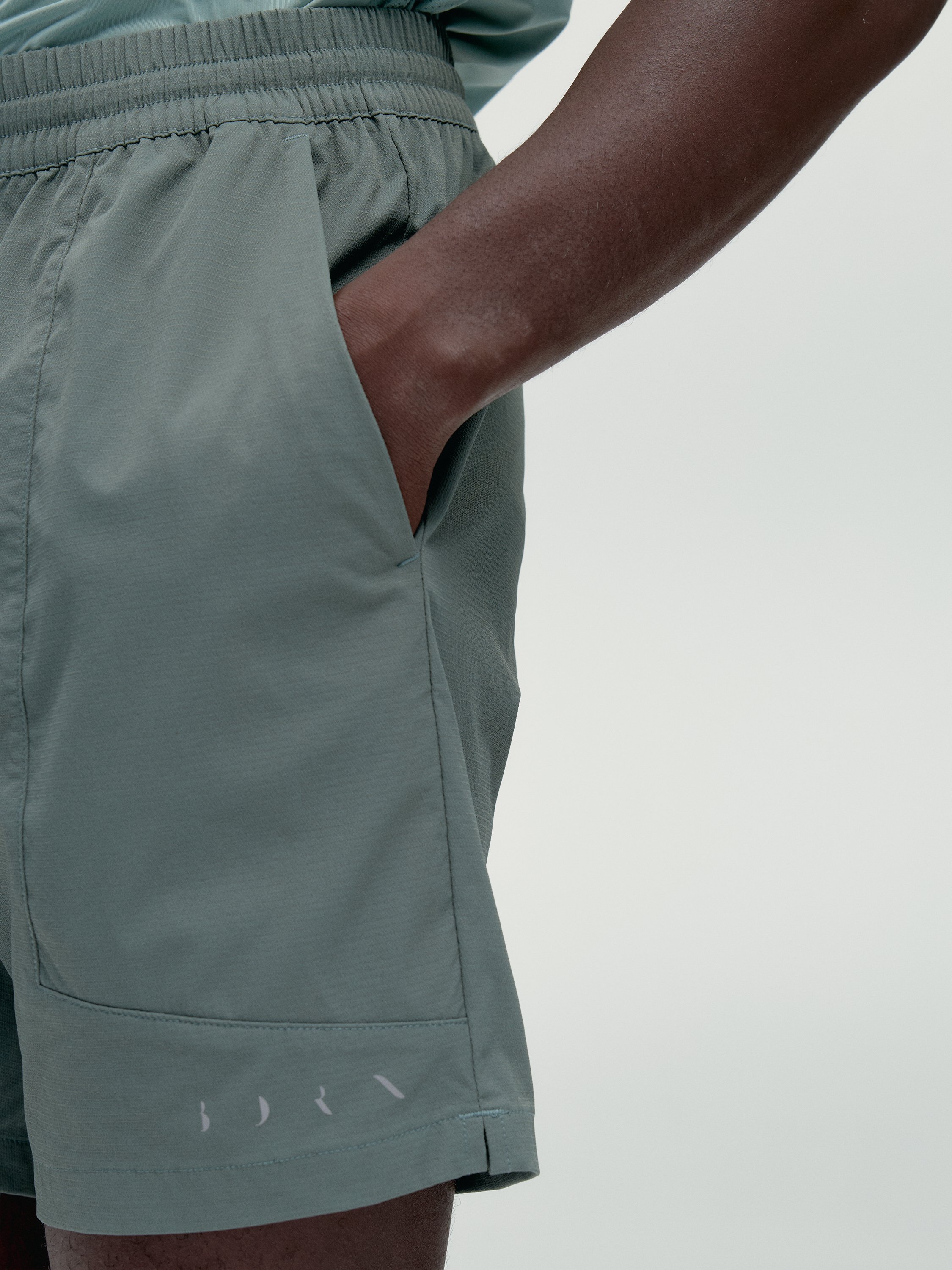 Short men's sports training recovery RHEIN 2.0 BORN Green