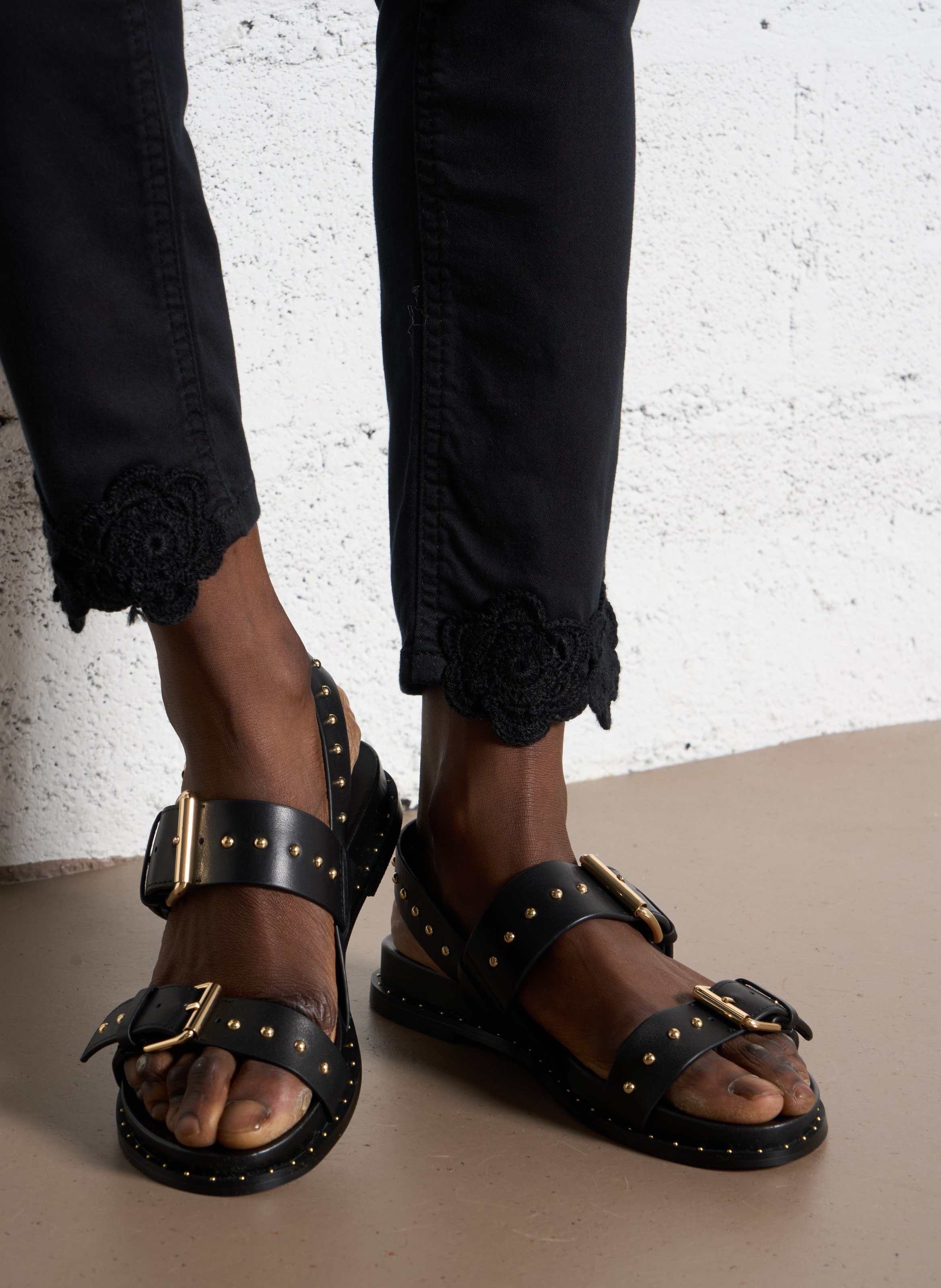 Sandales plates en cuir COSMOPARIS Noir