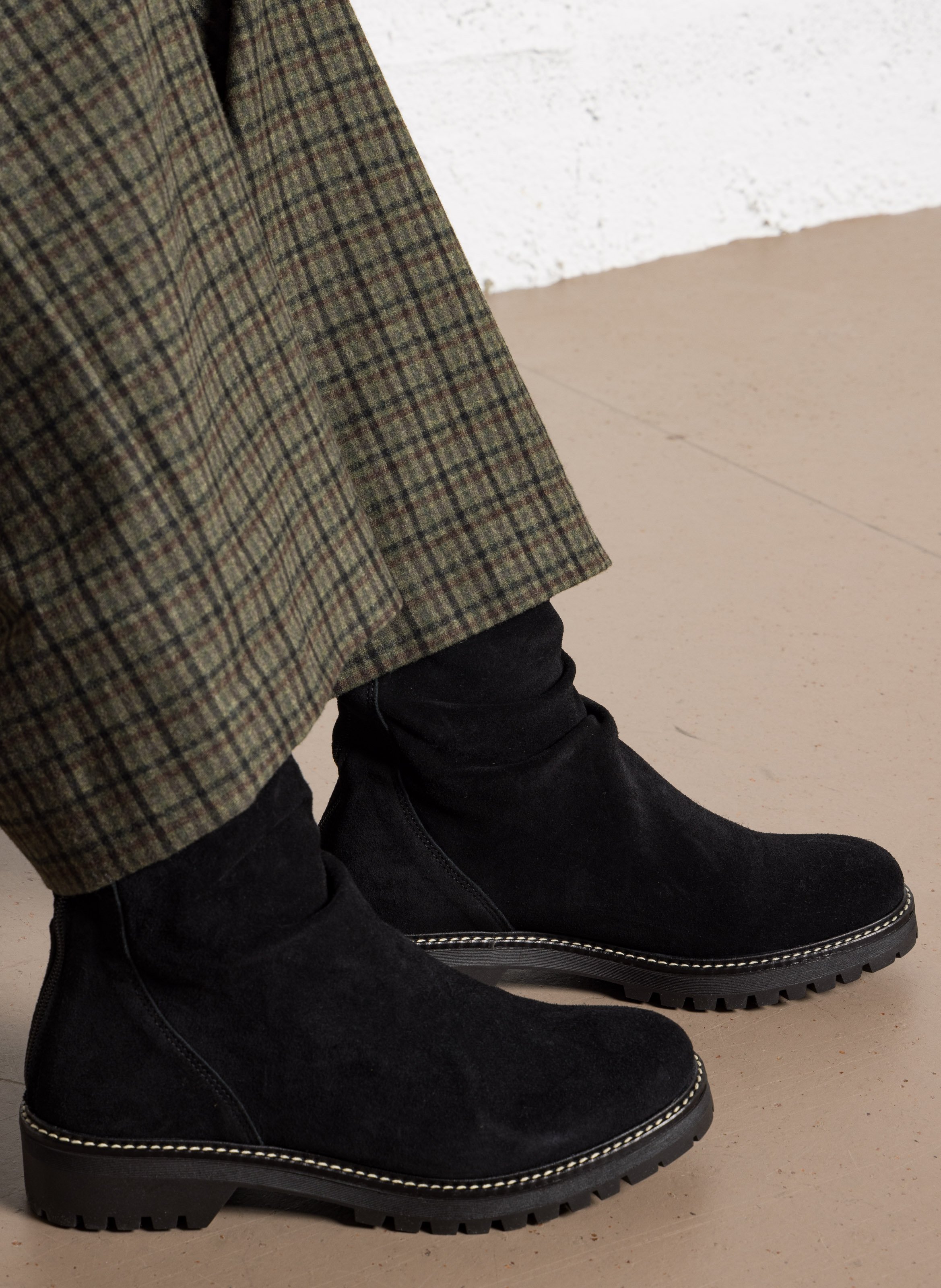 Enkellaarzen van veloursleer REQINS Zwart