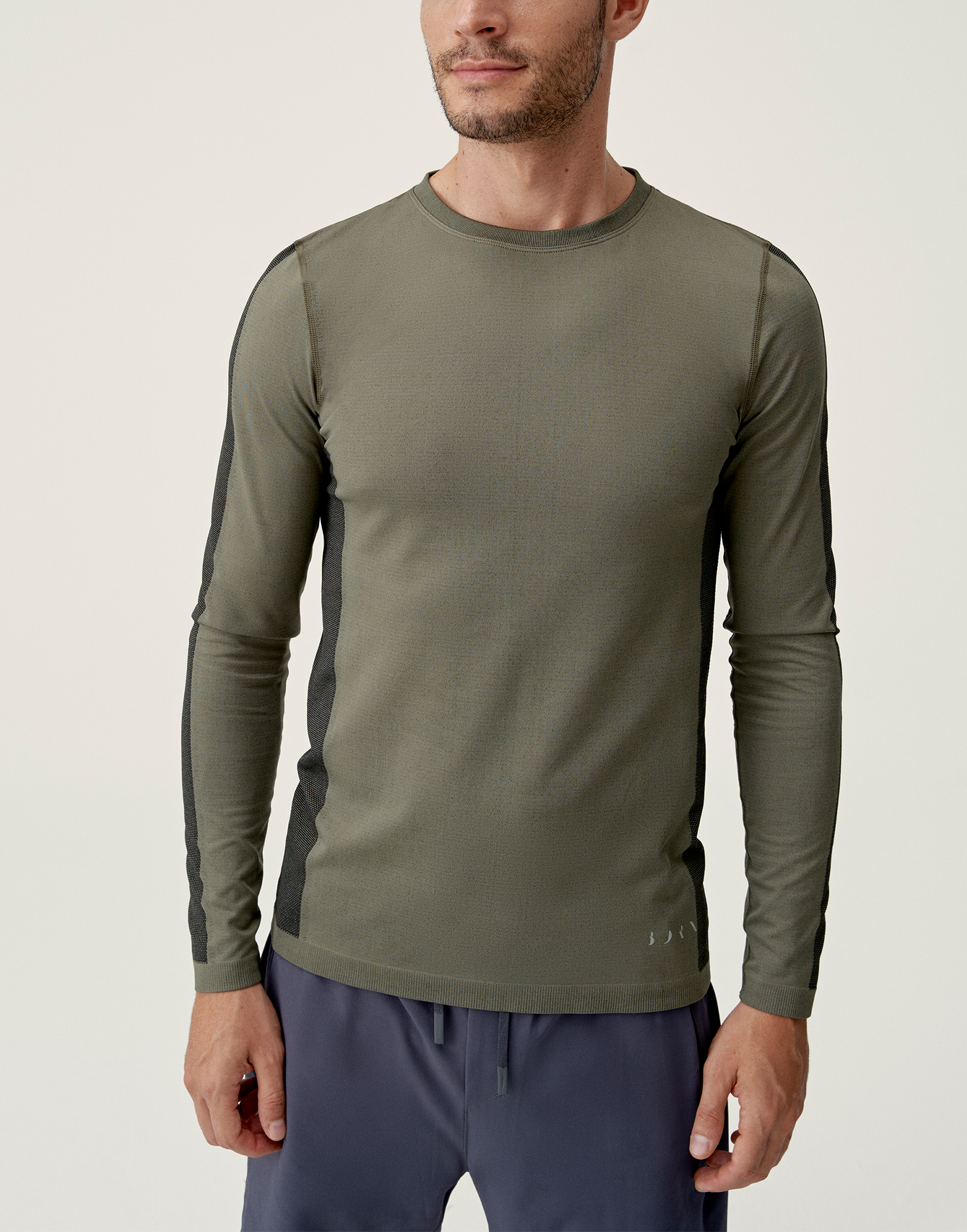 Seamless long-sleeve sports t-shirt BORN LIVING YOGA Green