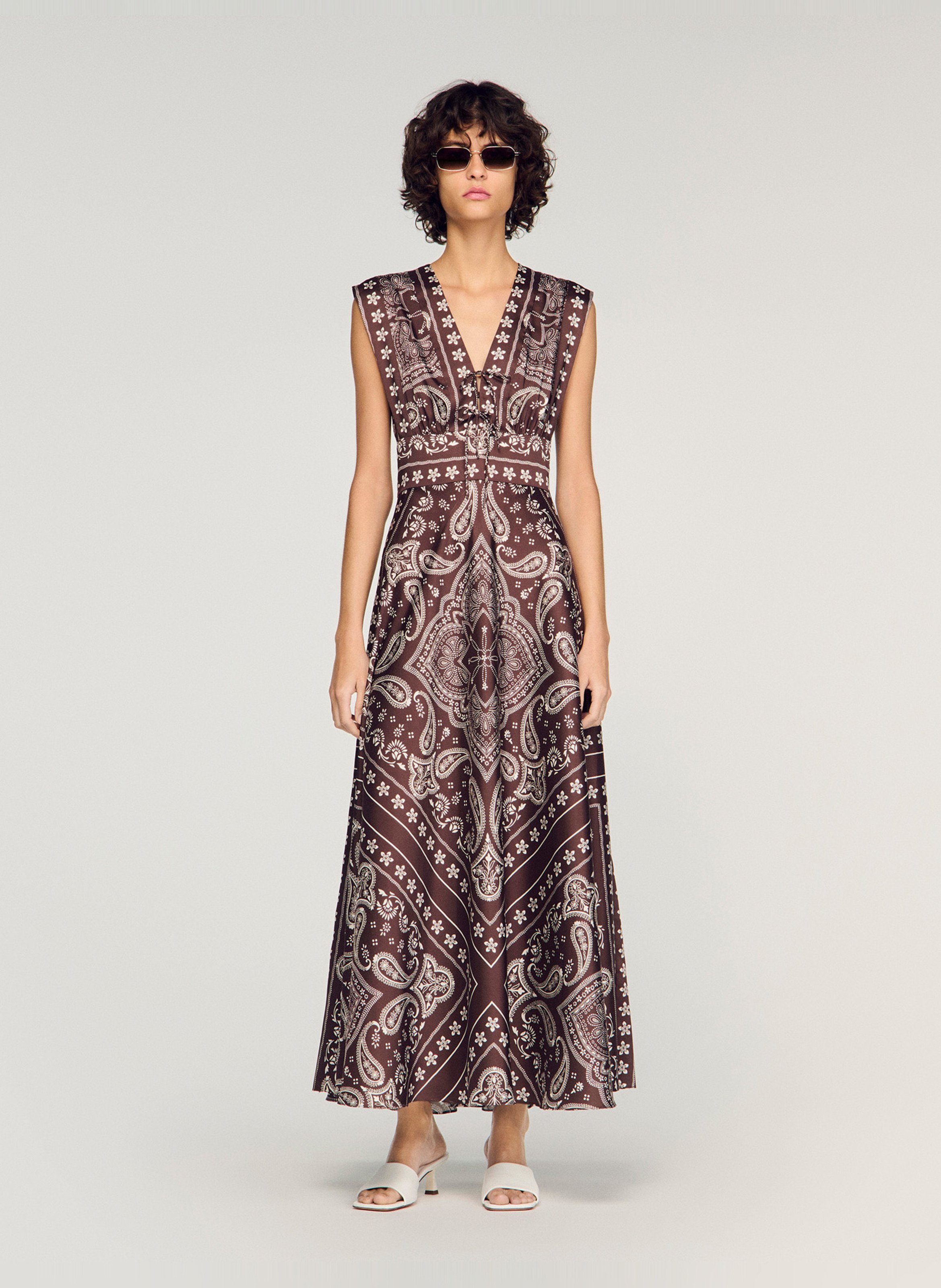 Robe longue col V imprimée SANDRO Marron