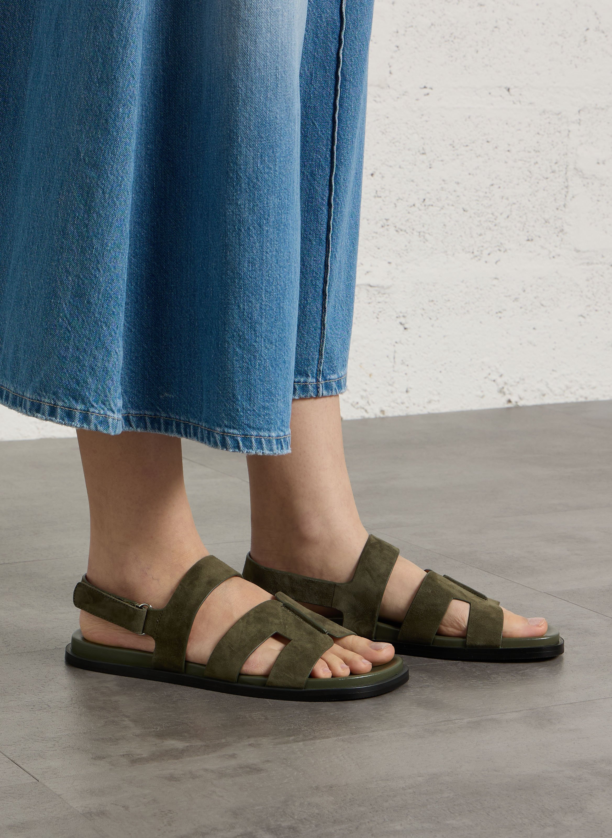 Sandales plates en cuir BIBI LOU Kaki