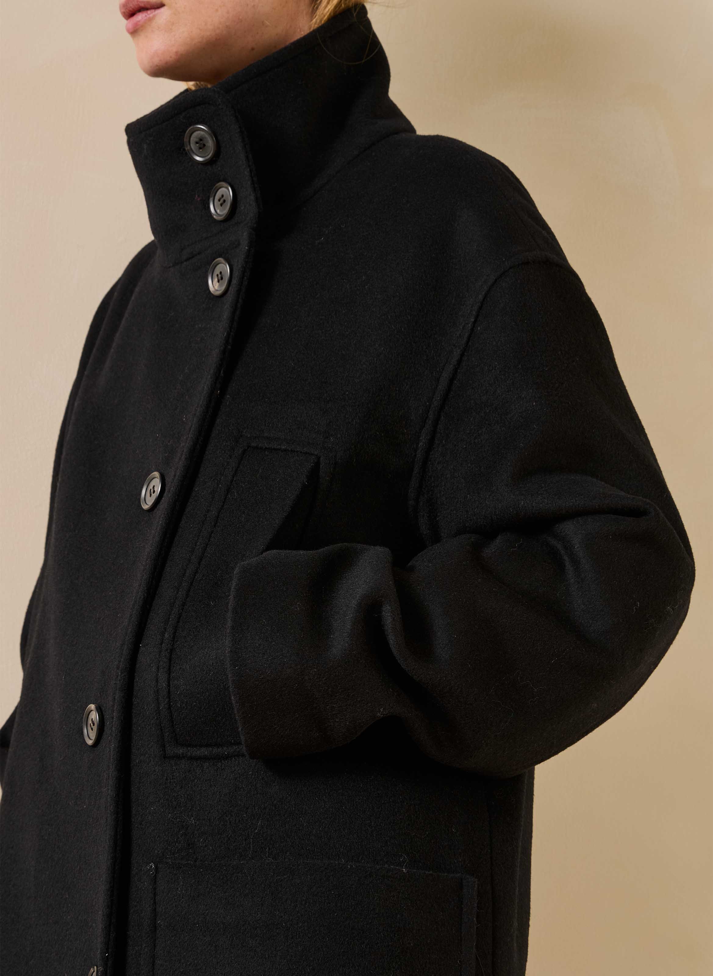 Manteau droit en laine recyclée mélangée LA FEE MARABOUTEE Noir