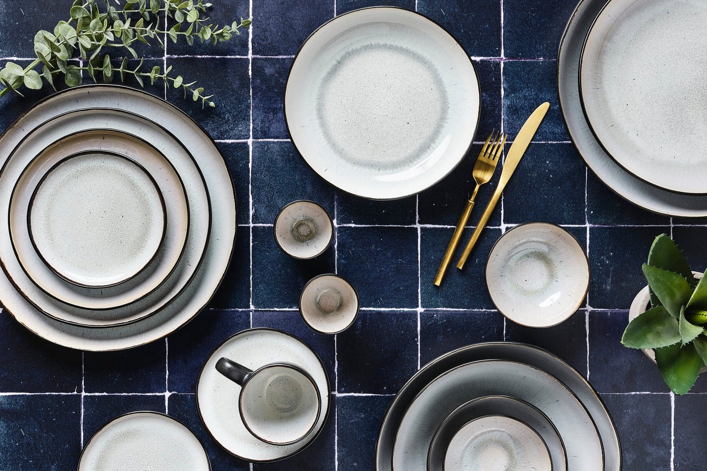 Service the essentials iris - 18 pieces - ivory white BJORN White