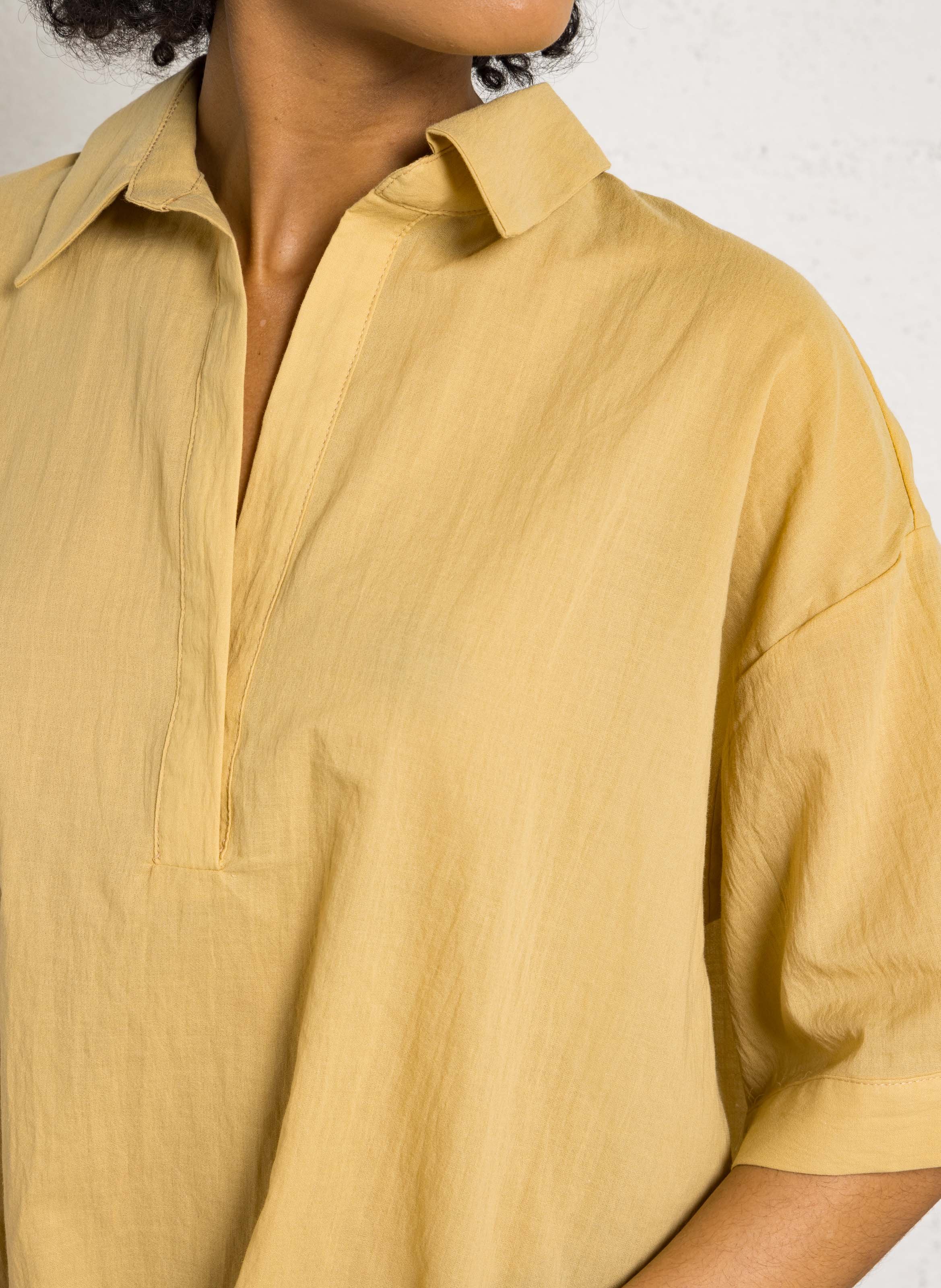 Oversize-Top mit klassischem Kragen aus Baumwollmischung SEE U SOON Gelb