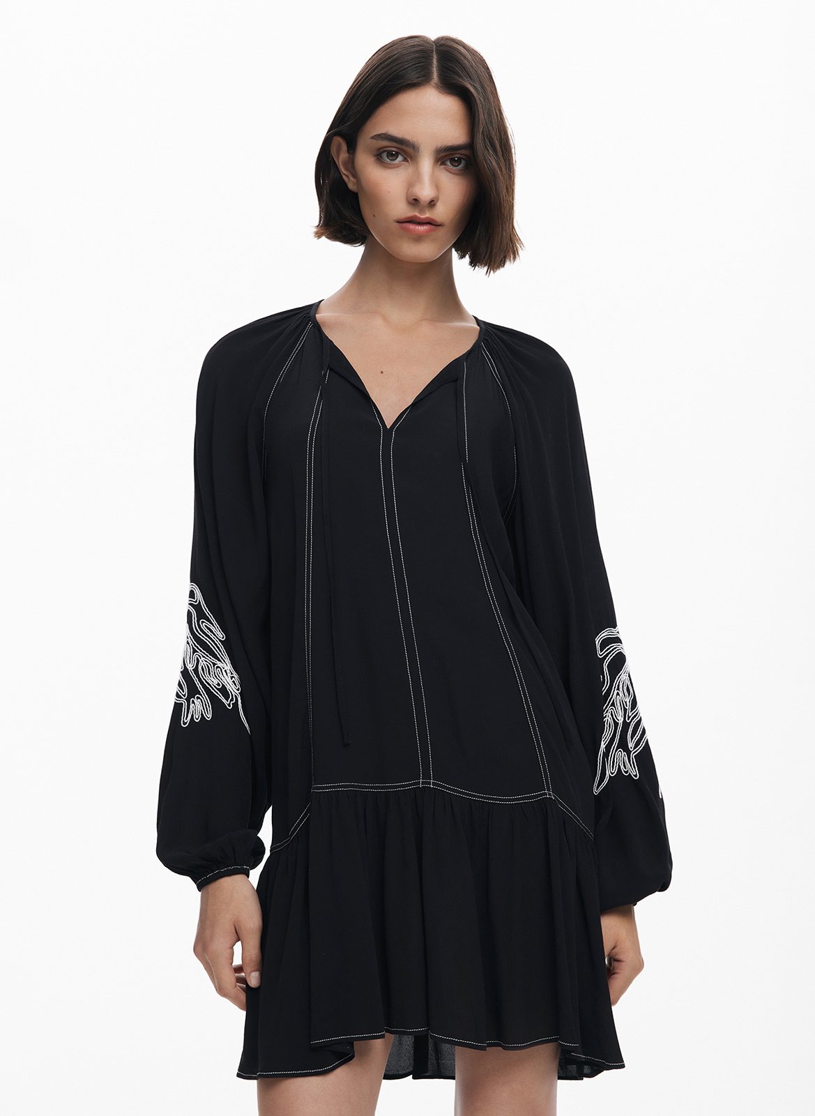 Abito corto ricamato con scollo a V DESIGUAL Nero