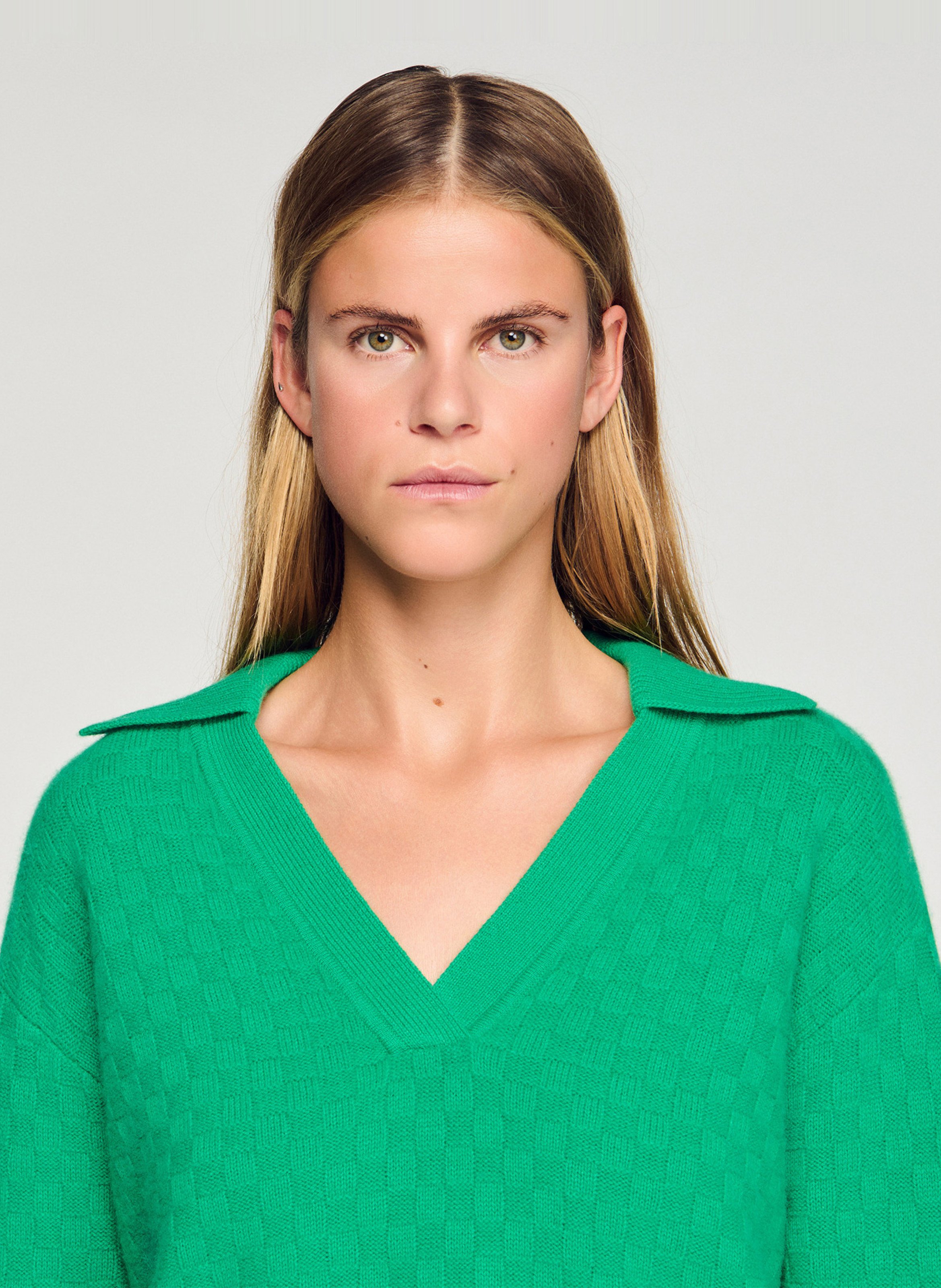 Pull col v en laine et en cachemire mélangés SANDRO Vert