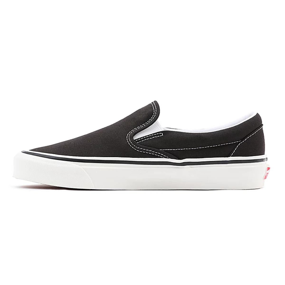 Low-top sneakers VANS Black